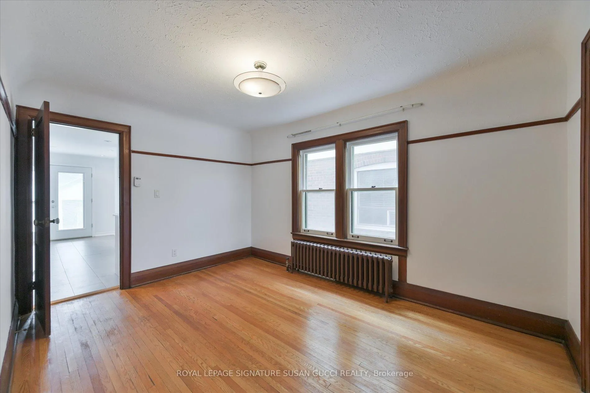 Photo 8 of 20 Bonnie Brae Boulevard, Toronto, Danforth Village-East York — HOMEH
