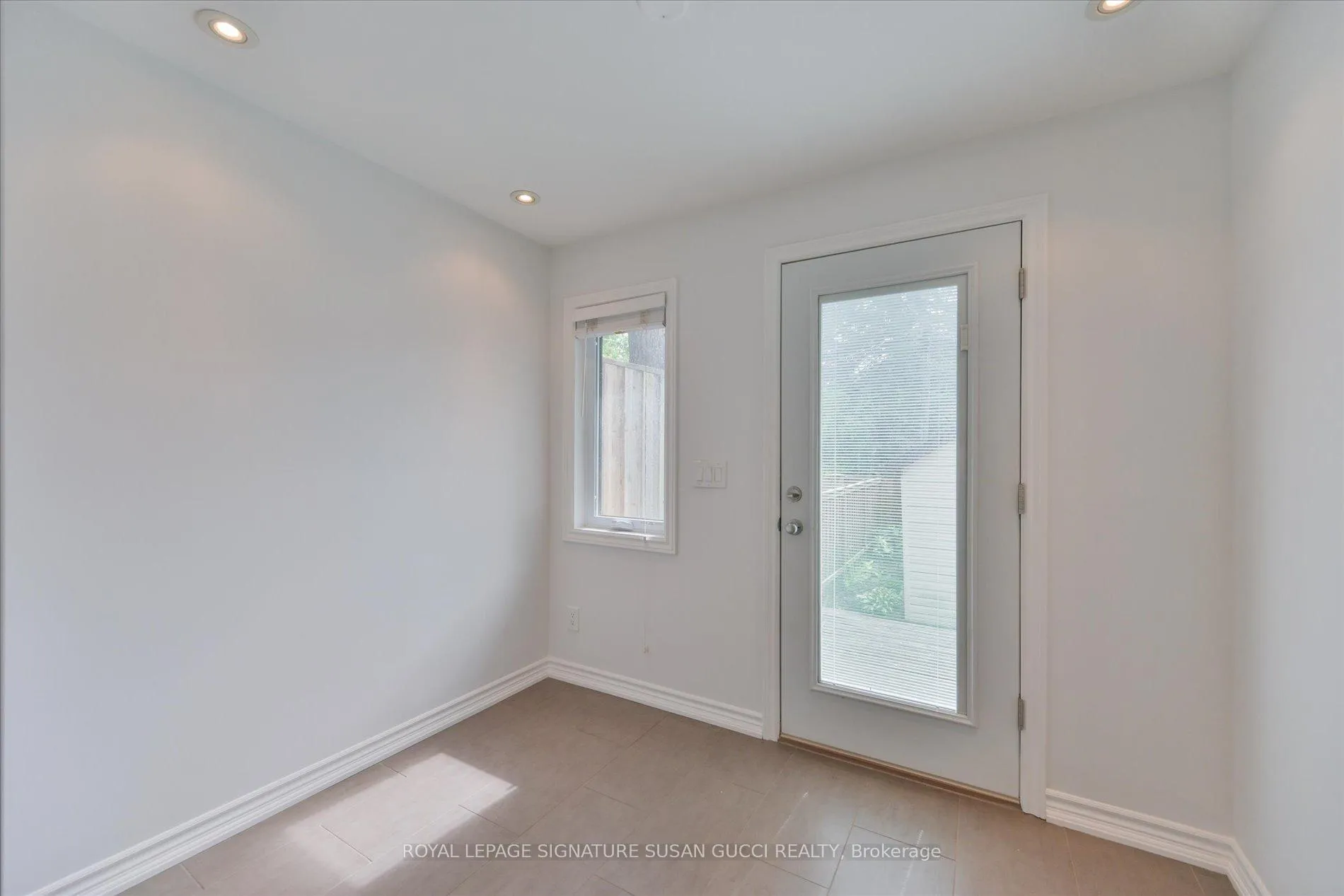 Photo 13 of 20 Bonnie Brae Boulevard, Toronto, Danforth Village-East York — HOMEH