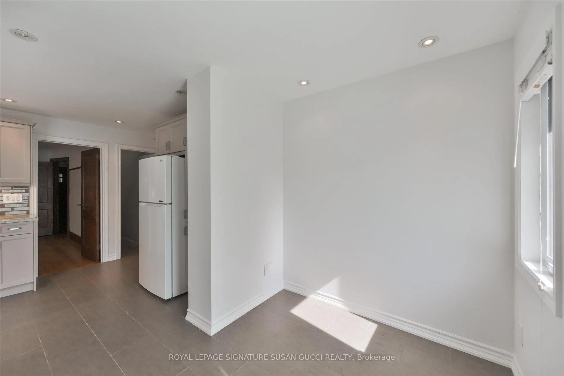 Photo 14 of 20 Bonnie Brae Boulevard, Toronto, Danforth Village-East York — HOMEH