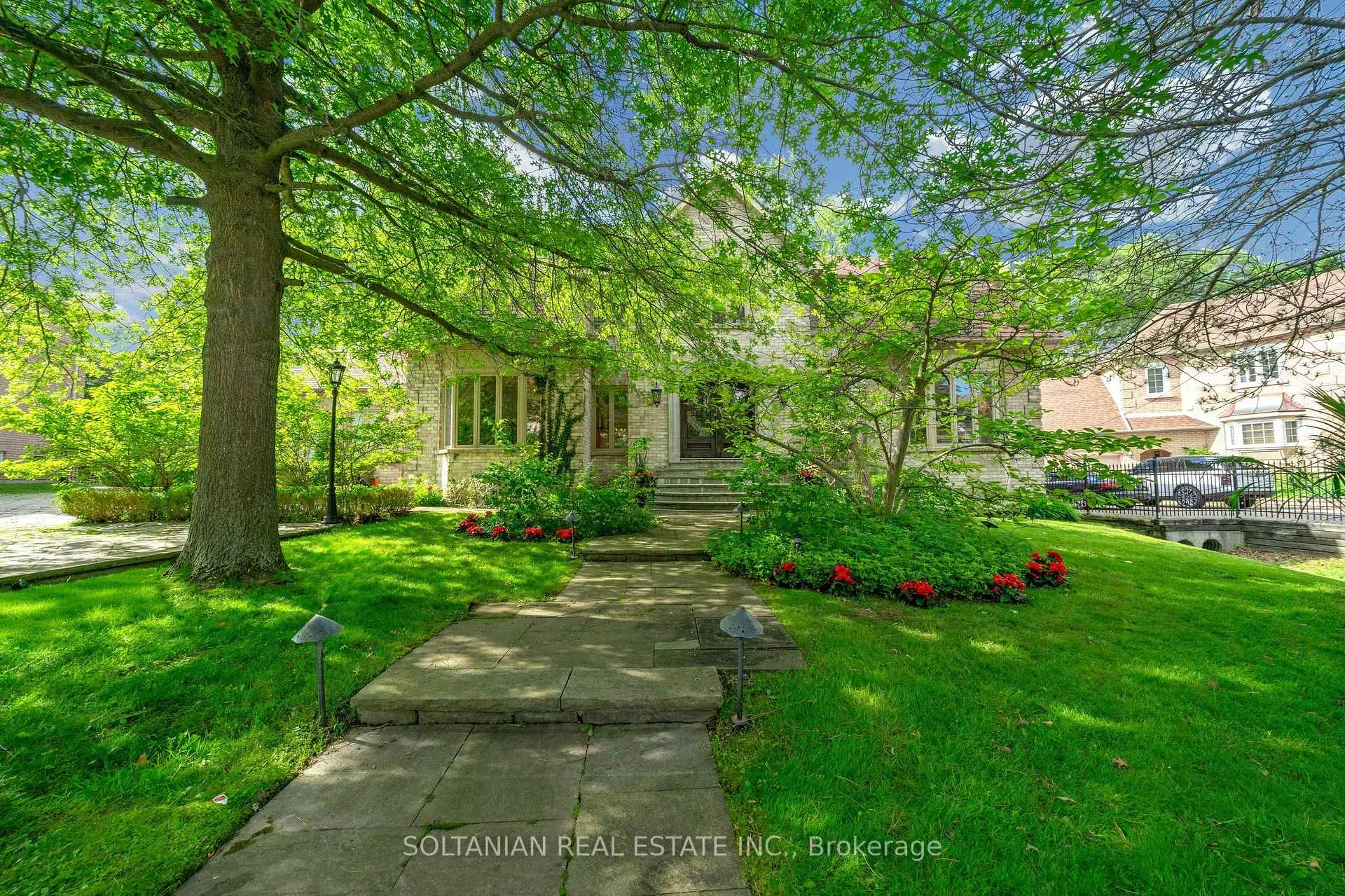 Photo 96 of 6 Fairfield Place, Markham, Bayview Glen — HOMEH