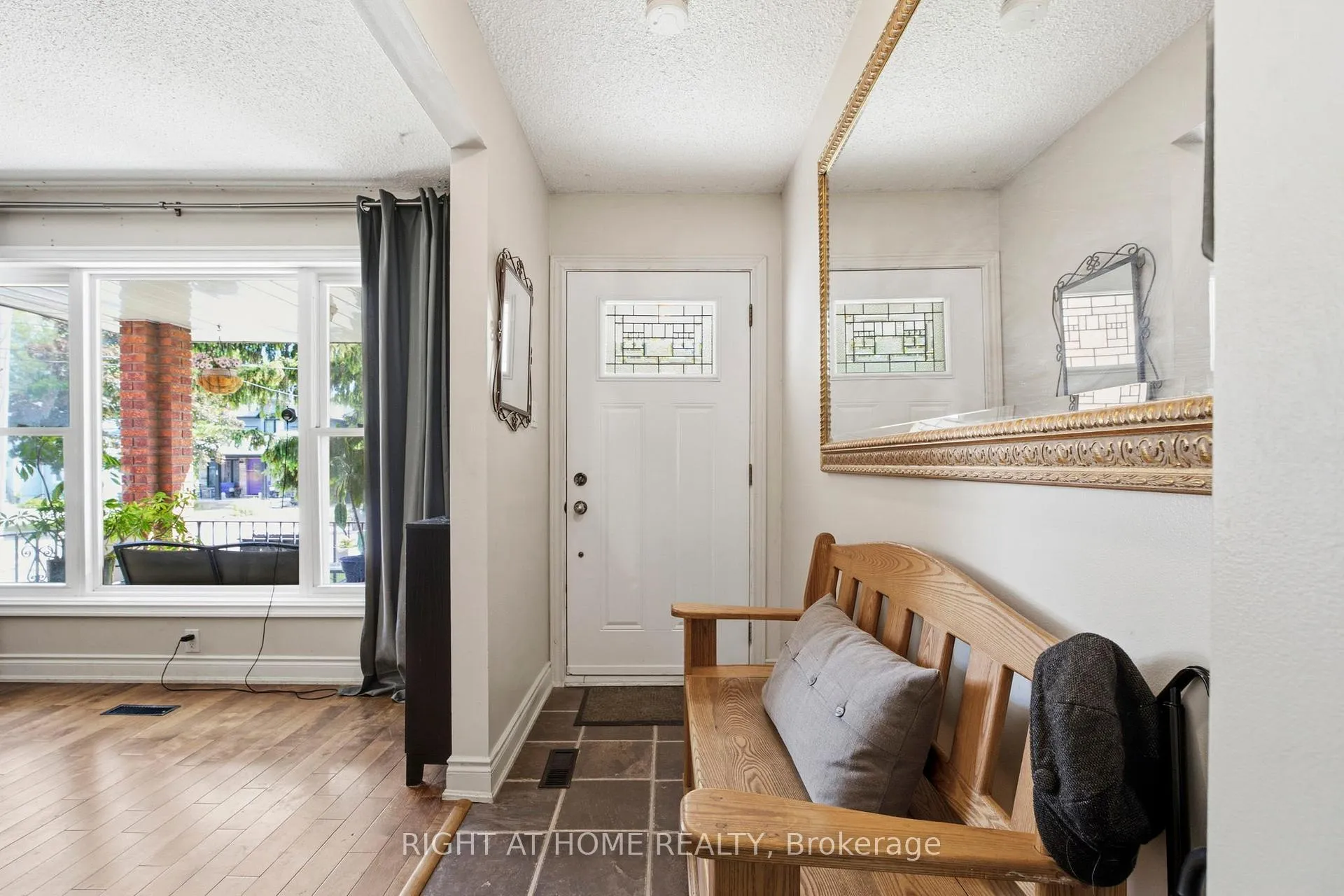 Photo 6 of 33 Benson Avenue, Mississauga, Port Credit — HOMEH