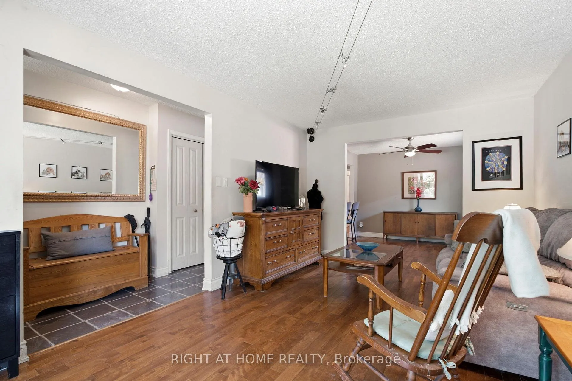 Photo 7 of 33 Benson Avenue, Mississauga, Port Credit — HOMEH