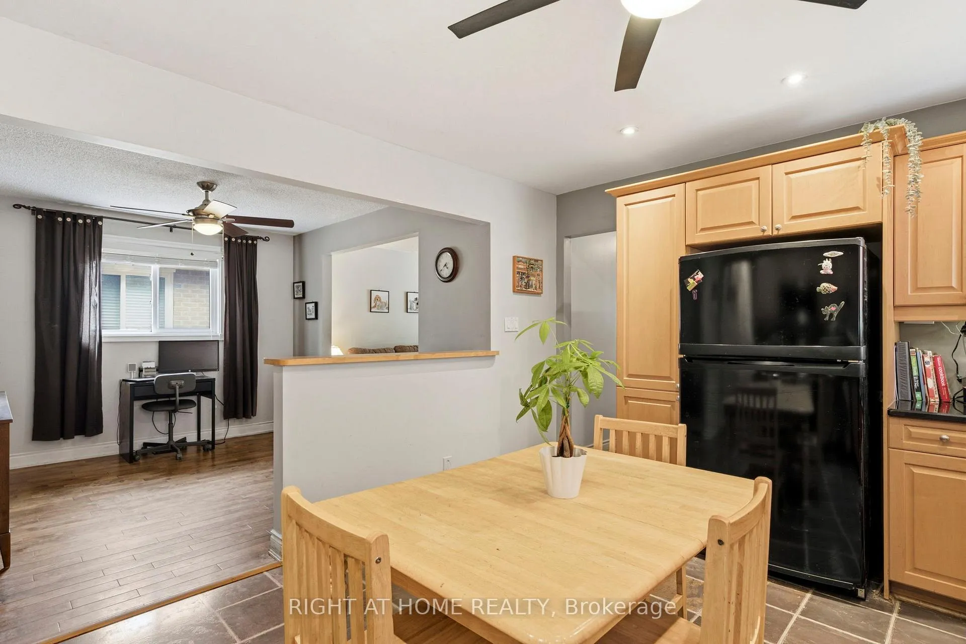 Photo 13 of 33 Benson Avenue, Mississauga, Port Credit — HOMEH