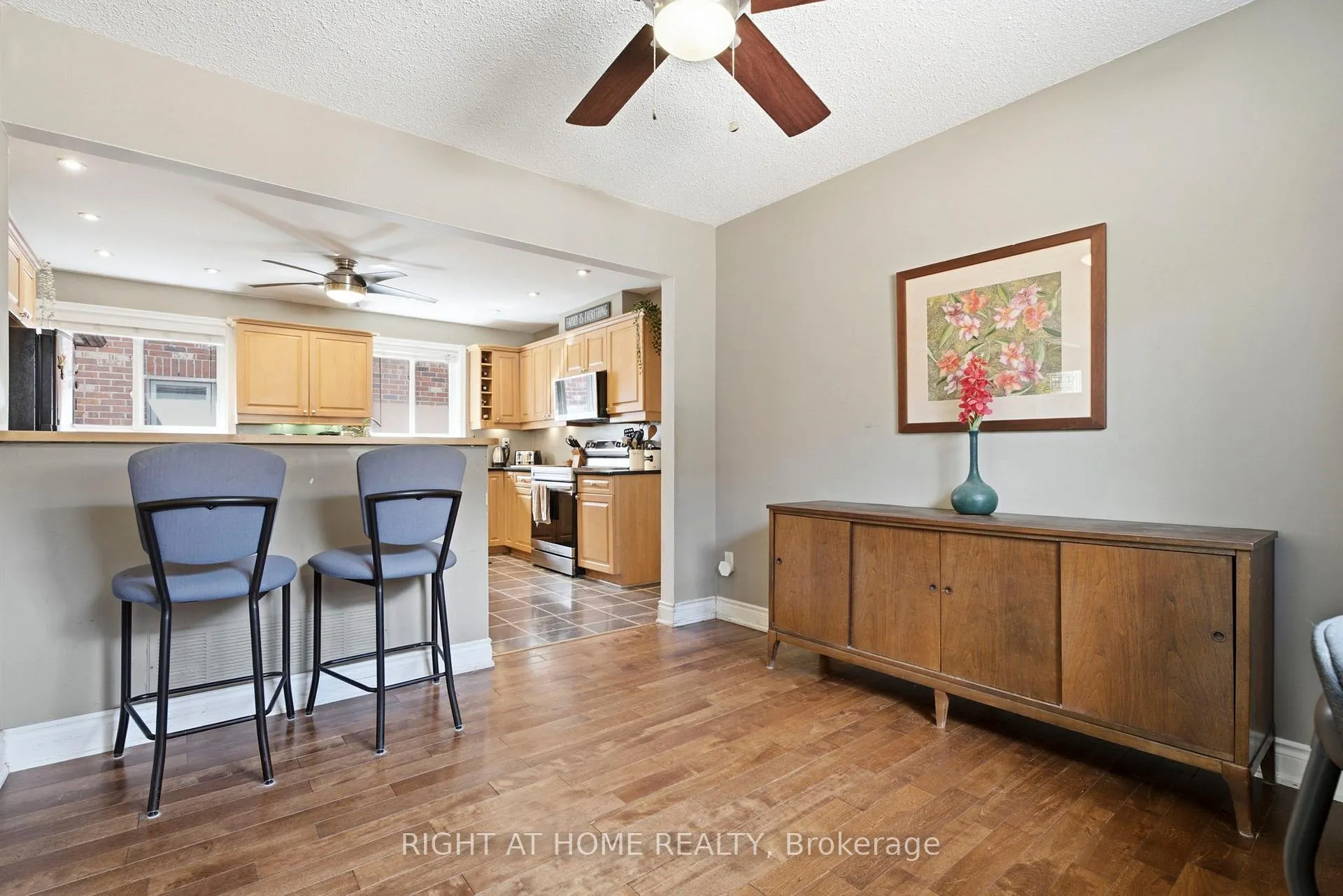Photo 14 of 33 Benson Avenue, Mississauga, Port Credit — HOMEH
