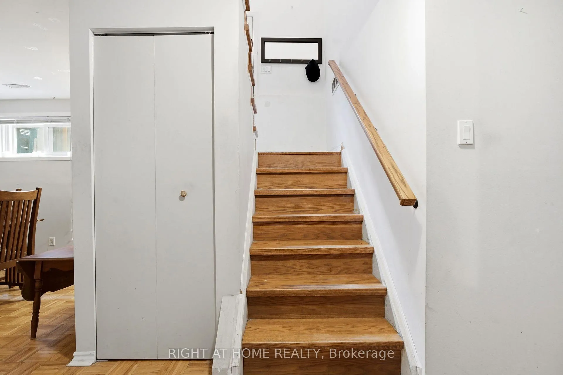 Photo 25 of 33 Benson Avenue, Mississauga, Port Credit — HOMEH
