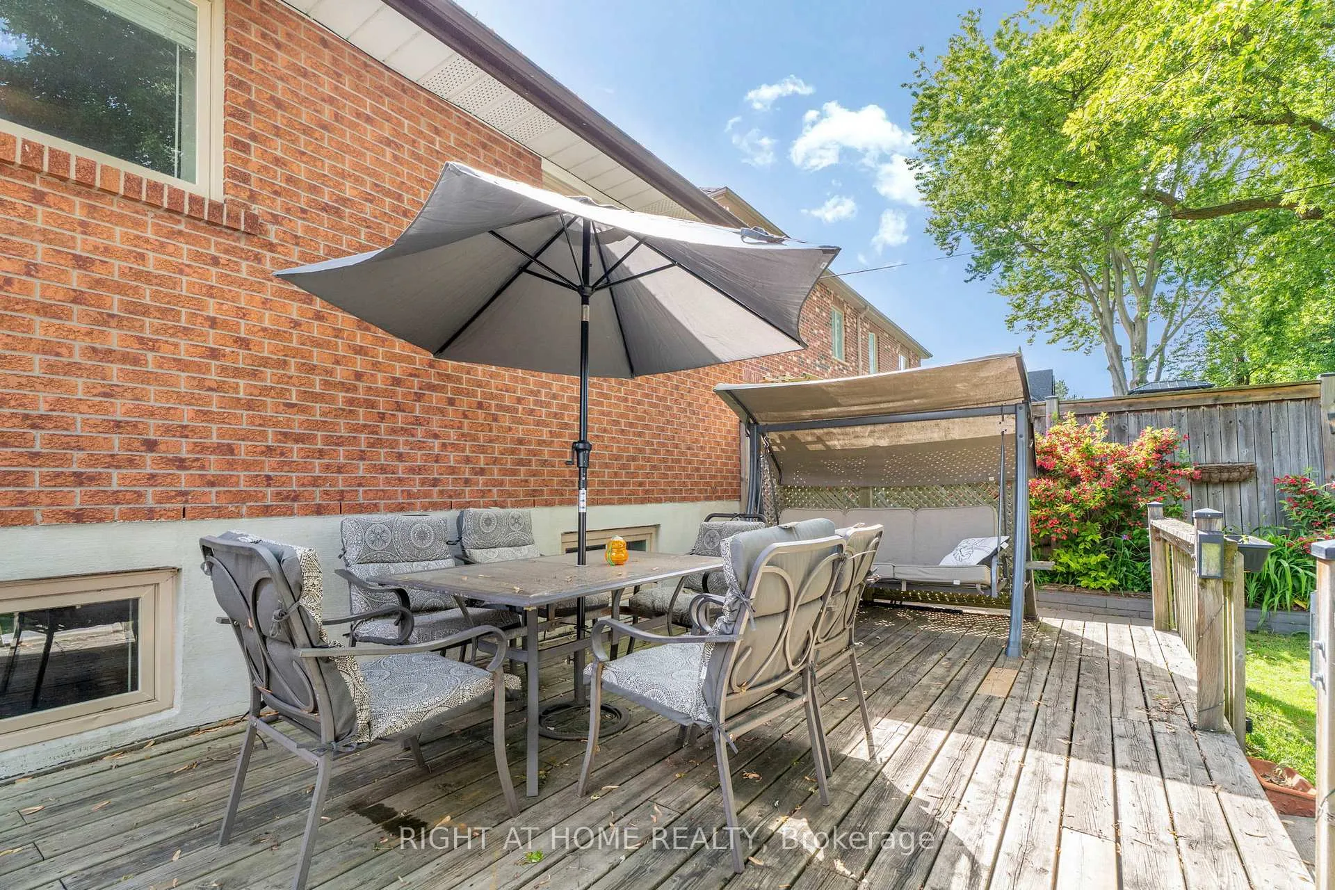 Photo 45 of 33 Benson Avenue, Mississauga, Port Credit — HOMEH