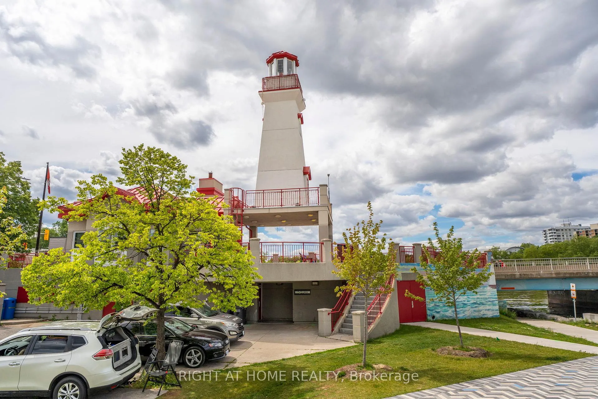 Photo 49 of 33 Benson Avenue, Mississauga, Port Credit — HOMEH