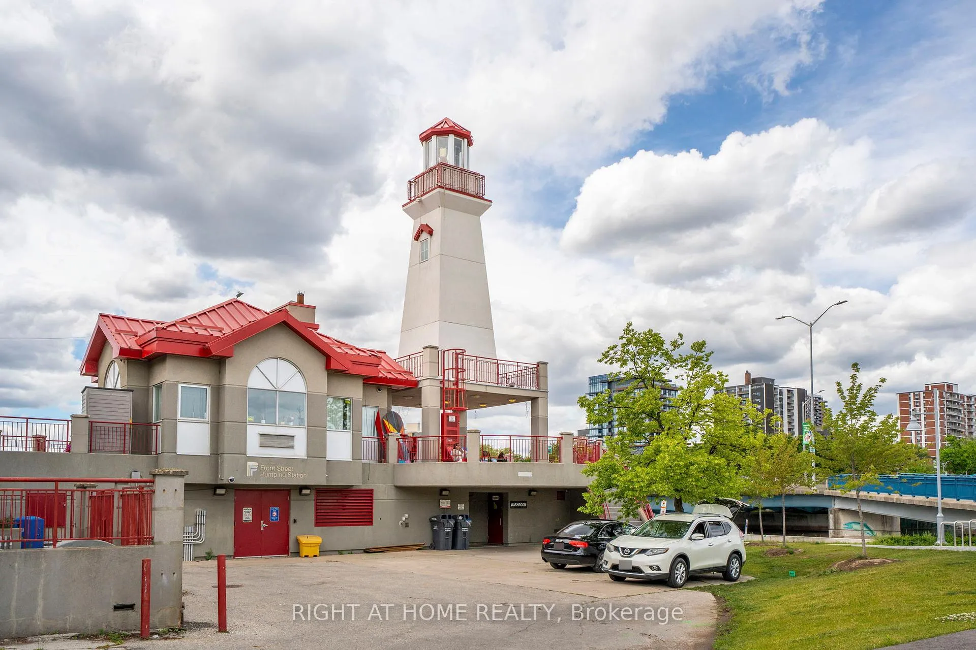 Photo 50 of 33 Benson Avenue, Mississauga, Port Credit — HOMEH