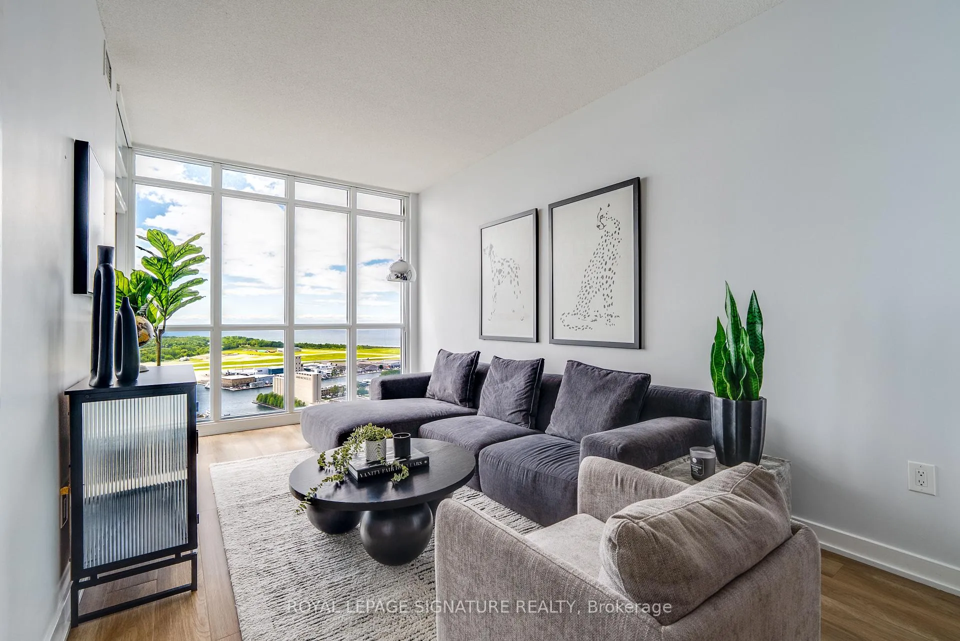 Front of Unit 3907, 15 Iceboat Terrace