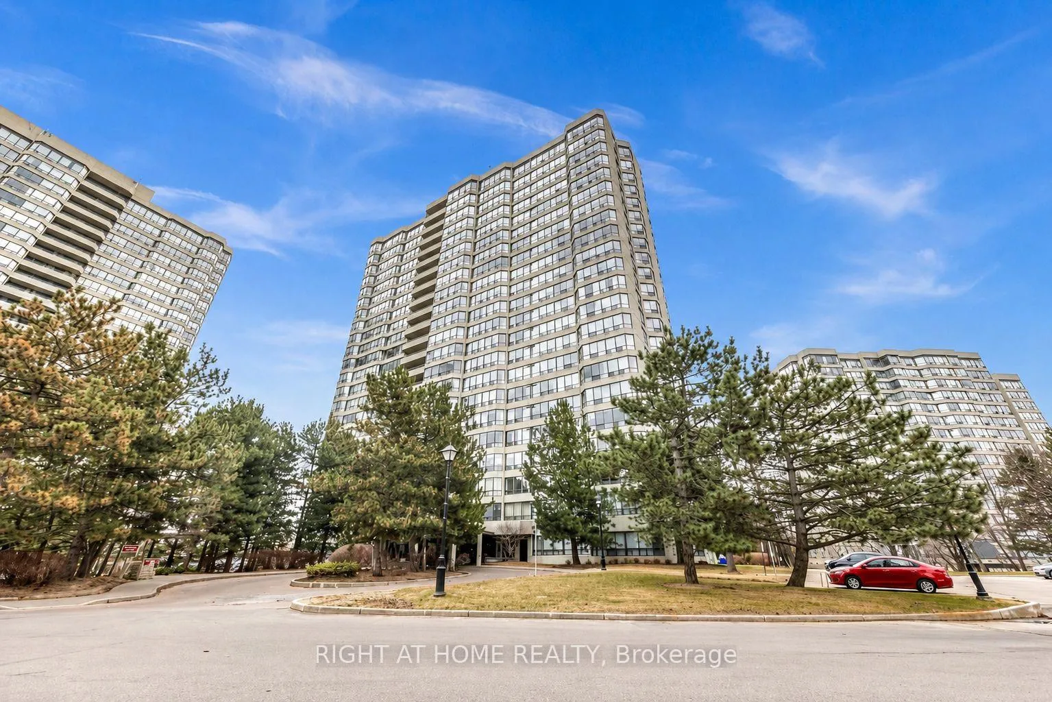 Photo 3 of Unit 1507, 24 Hanover Road, Brampton, Queen Street Corridor — HOMEH