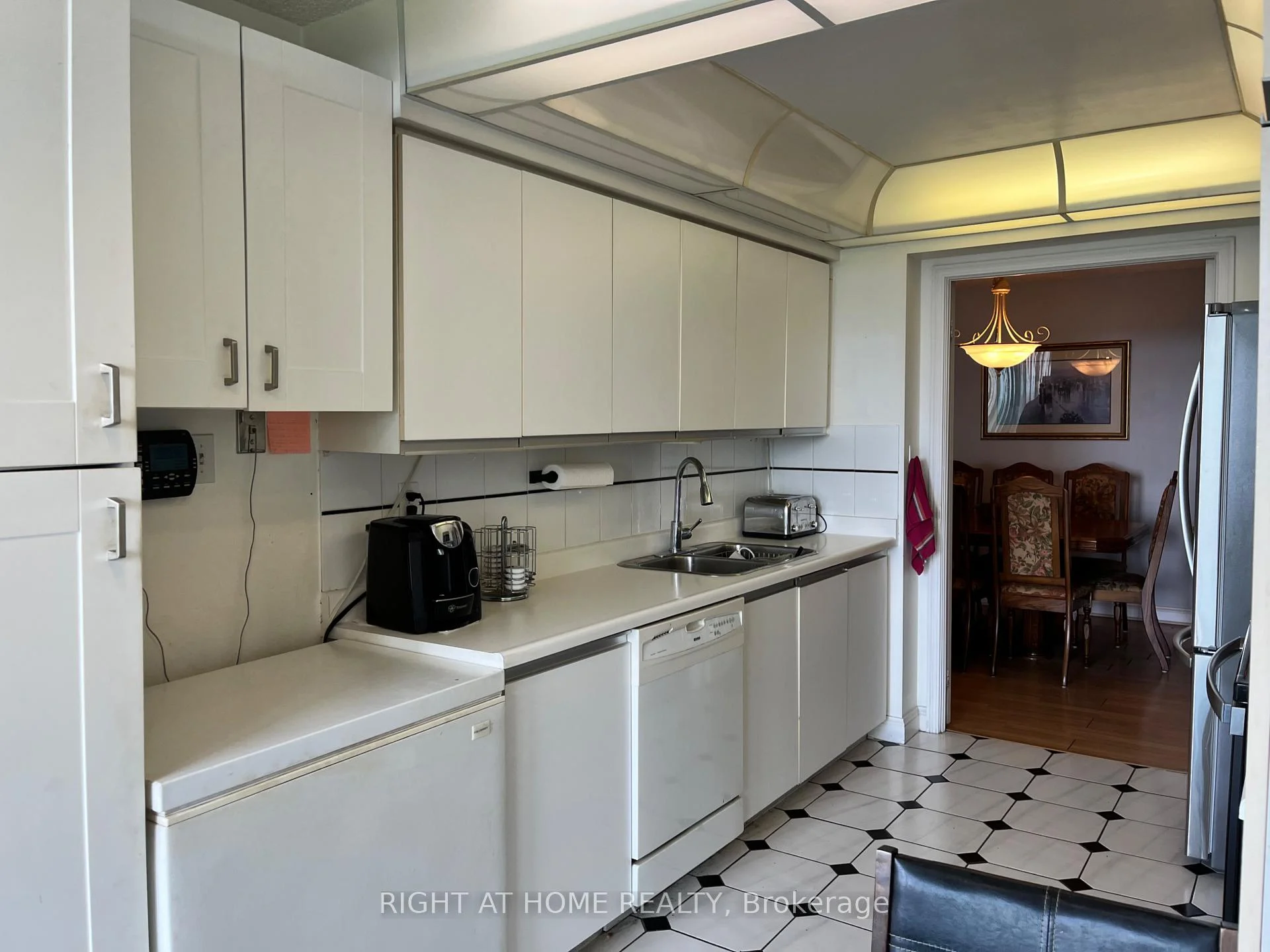 Photo 6 of Unit 1507, 24 Hanover Road, Brampton, Queen Street Corridor — HOMEH