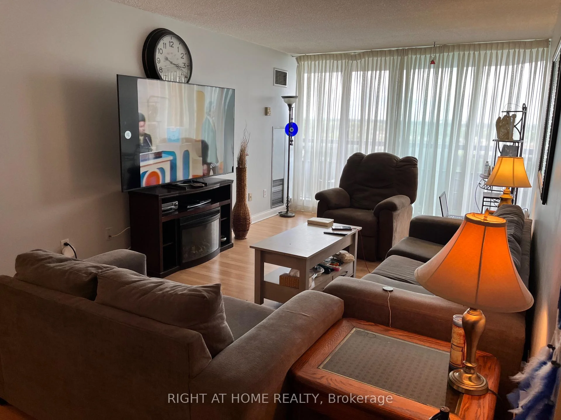 Photo 8 of Unit 1507, 24 Hanover Road, Brampton, Queen Street Corridor — HOMEH