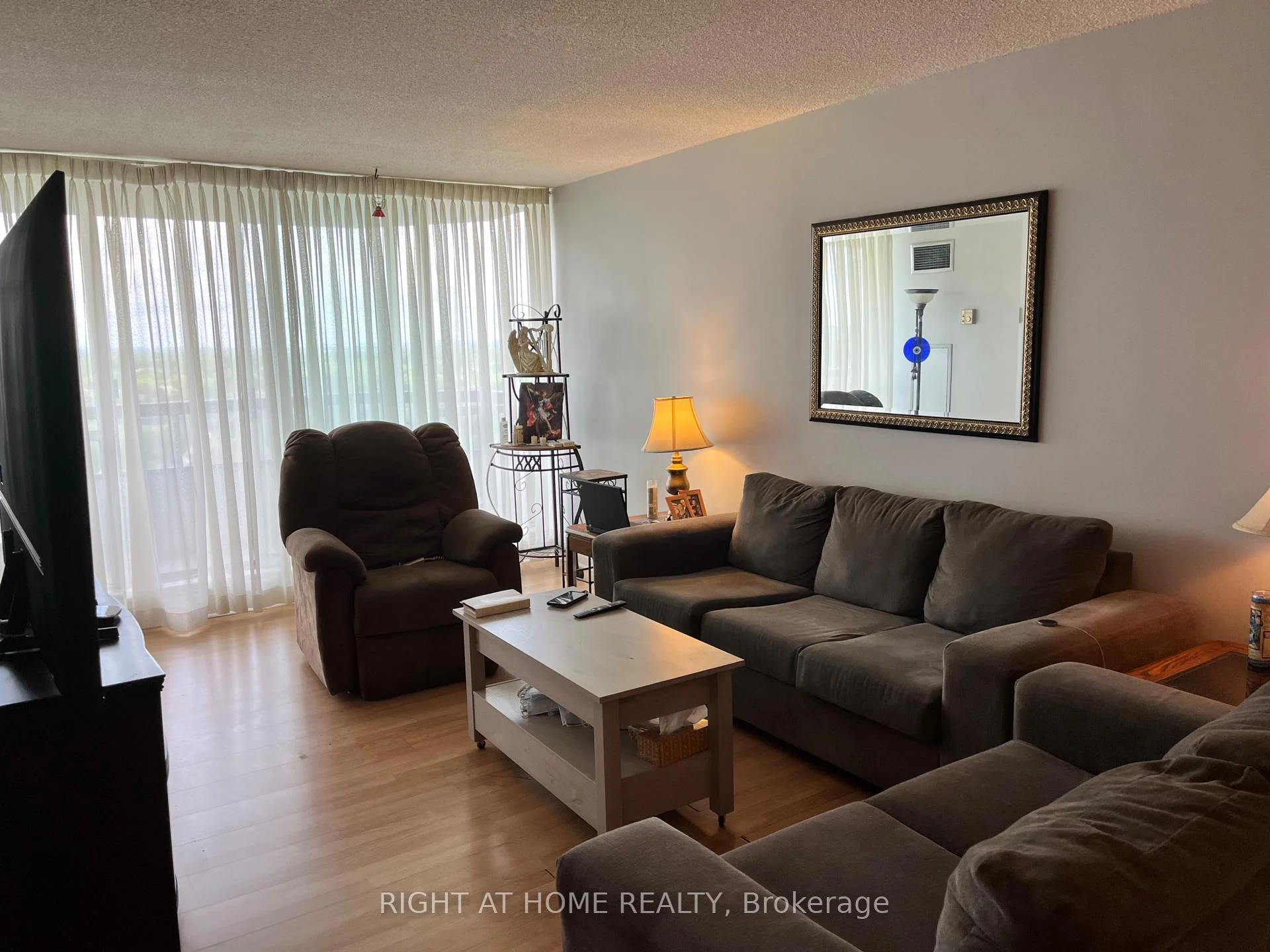 Photo 9 of Unit 1507, 24 Hanover Road, Brampton, Queen Street Corridor — HOMEH