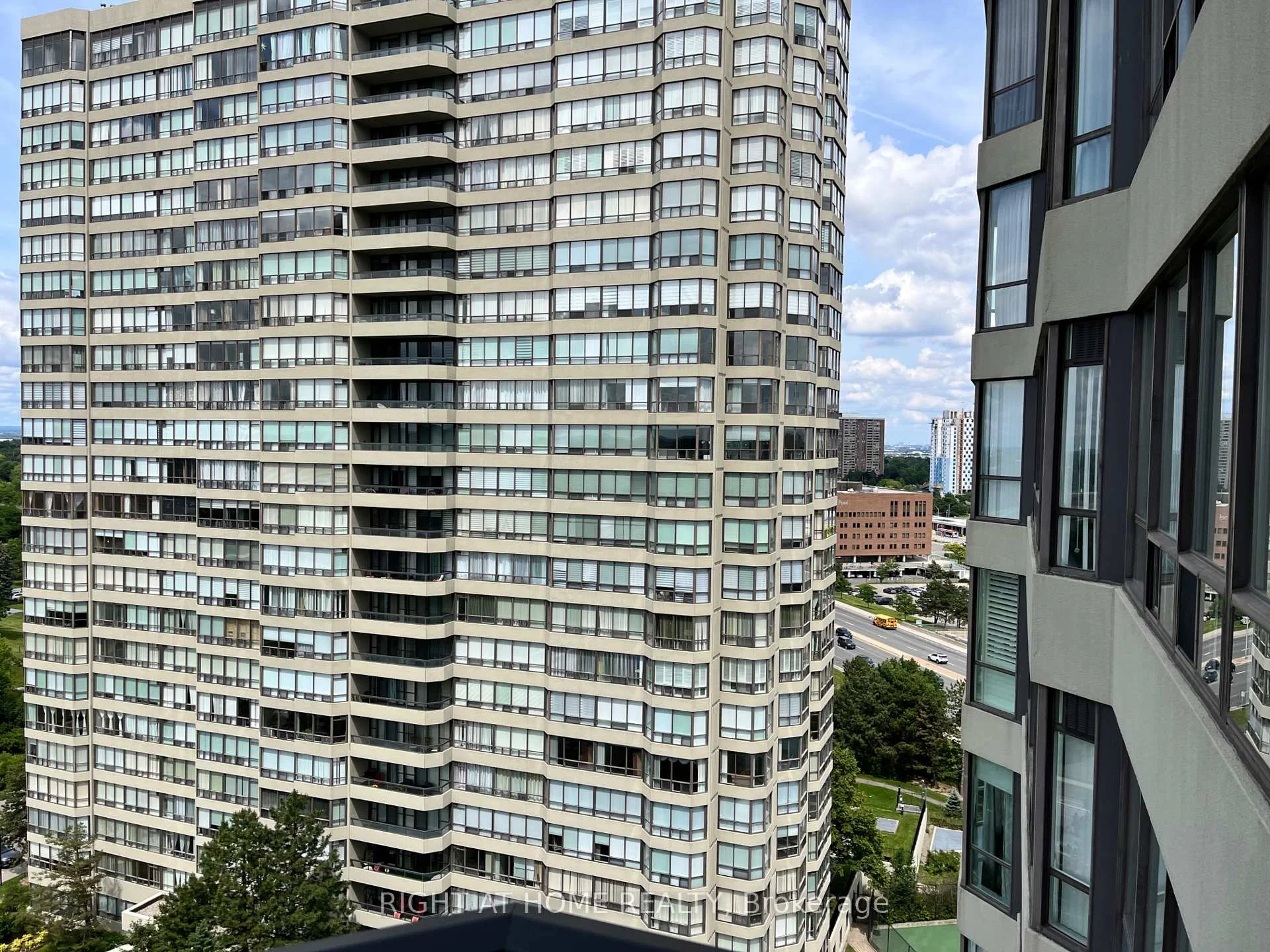 Photo 28 of Unit 1507, 24 Hanover Road, Brampton, Queen Street Corridor — HOMEH