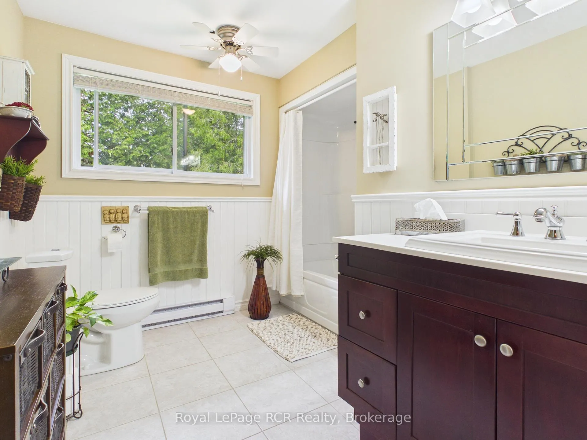 Photo 24 of 38 Upper Lorne Beach Road, Kincardine — HOMEH