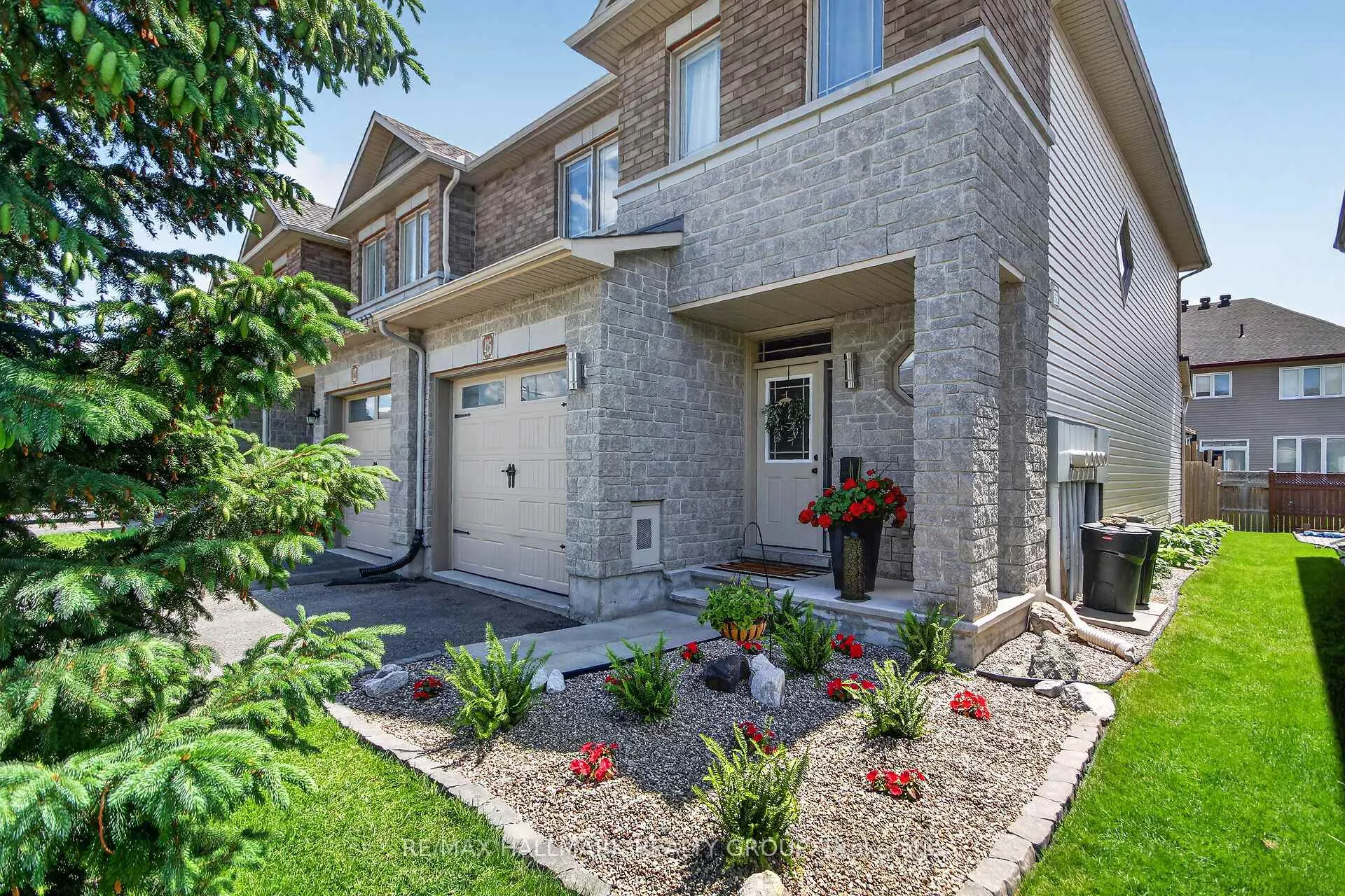 Photo 3 of 425 Barrick Hill Road, Ottawa, Kanata - Emerald Meadows/Trailwest — HOMEH