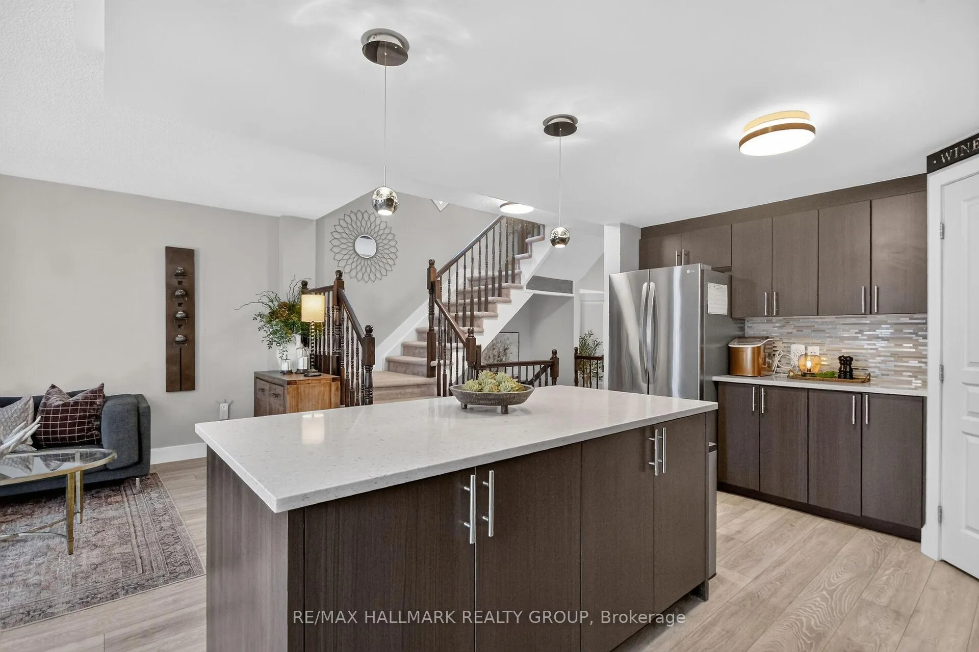 Photo 16 of 425 Barrick Hill Road, Ottawa, Kanata - Emerald Meadows/Trailwest — HOMEH
