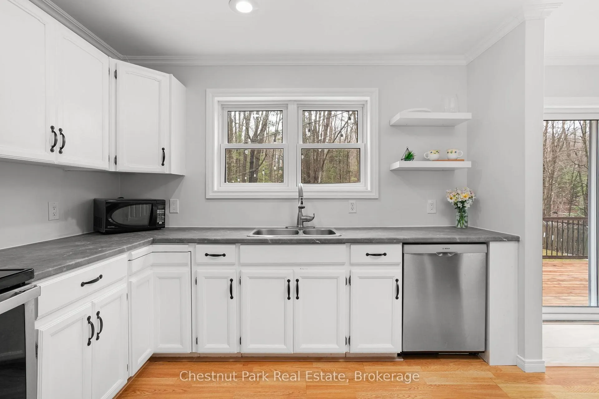 Photo 12 of 20 Kevin Crescent, Bracebridge, Monck (Bracebridge) — HOMEH