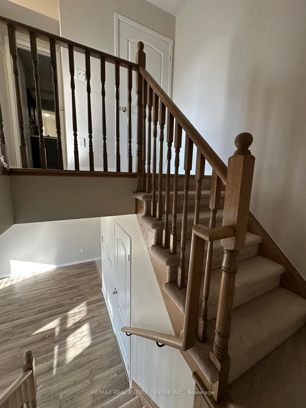 Photo 11 of Unit 10, 2504 Post Road, Oakville, River Oaks — HOMEH