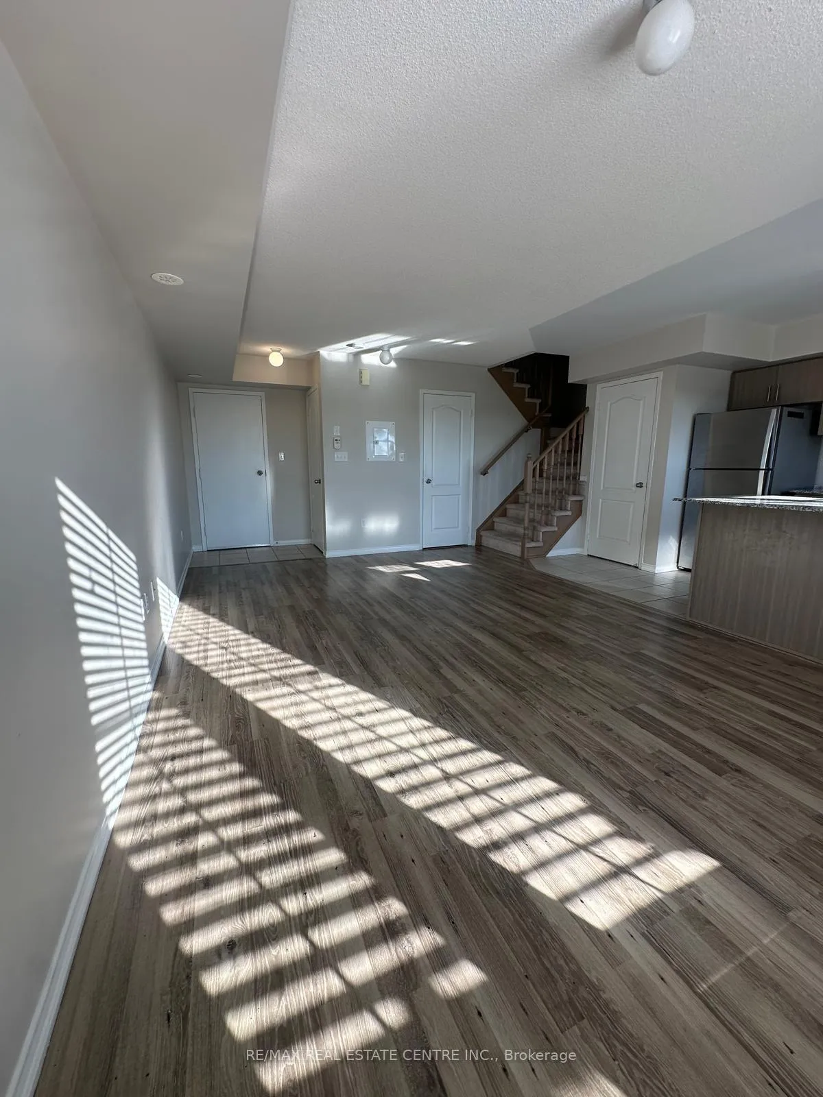 Photo 18 of Unit 10, 2504 Post Road, Oakville, River Oaks — HOMEH