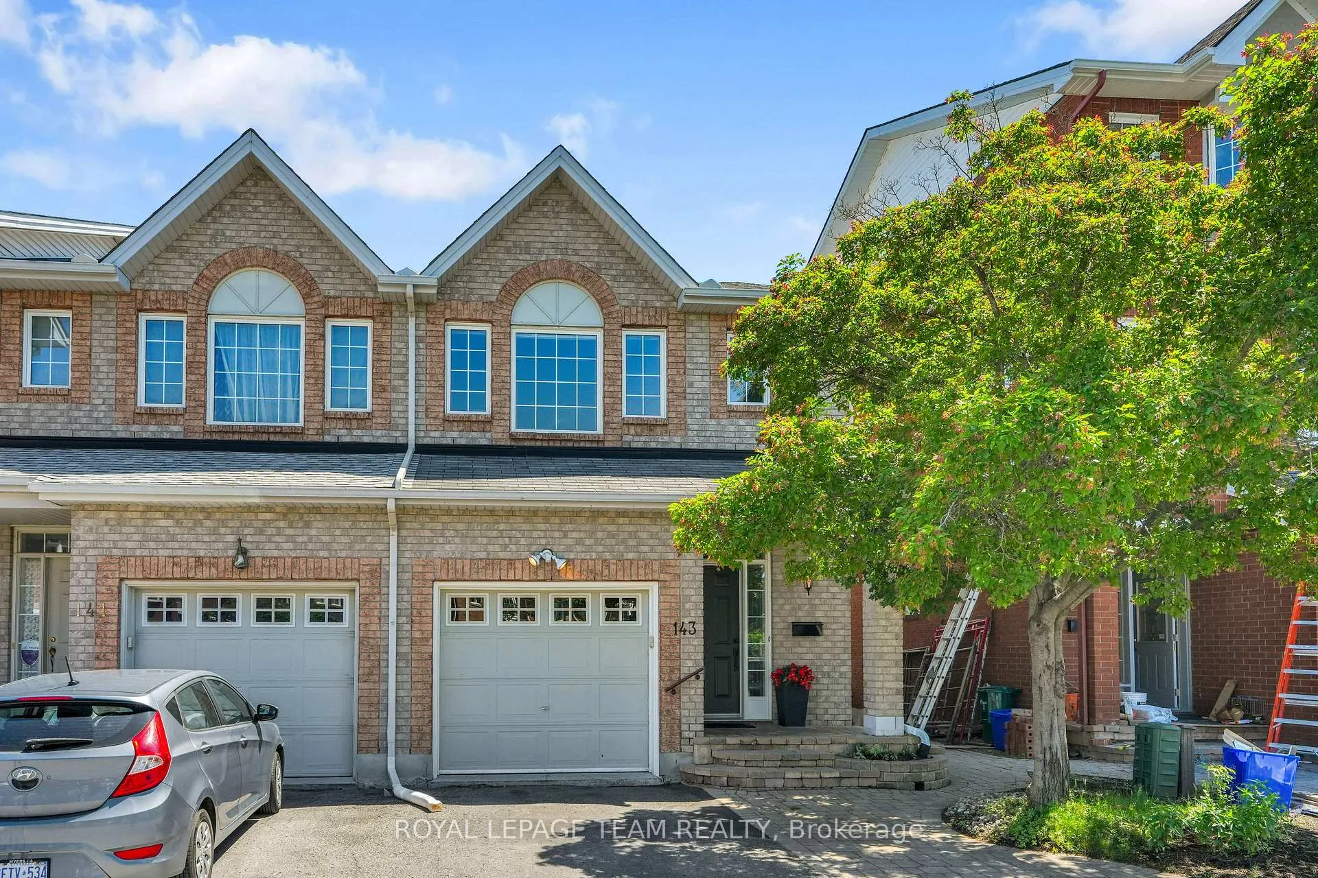 Photo 1 of 143 Tall Oak Private, Ottawa, Riverview Park — HOMEH