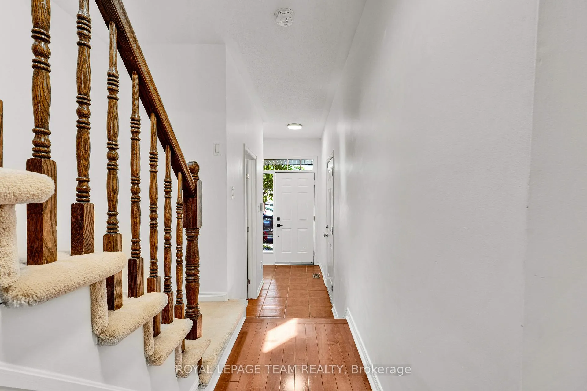 Photo 5 of 143 Tall Oak Private, Ottawa, Riverview Park — HOMEH