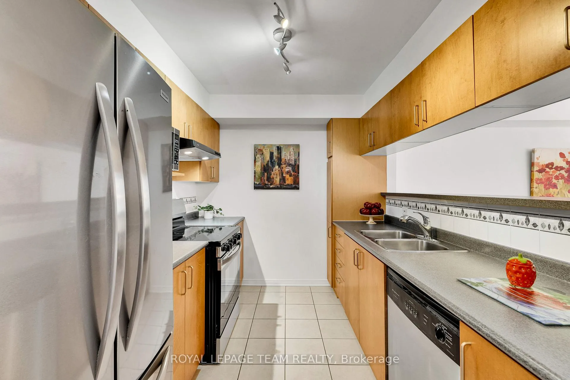 Photo 7 of 143 Tall Oak Private, Ottawa, Riverview Park — HOMEH