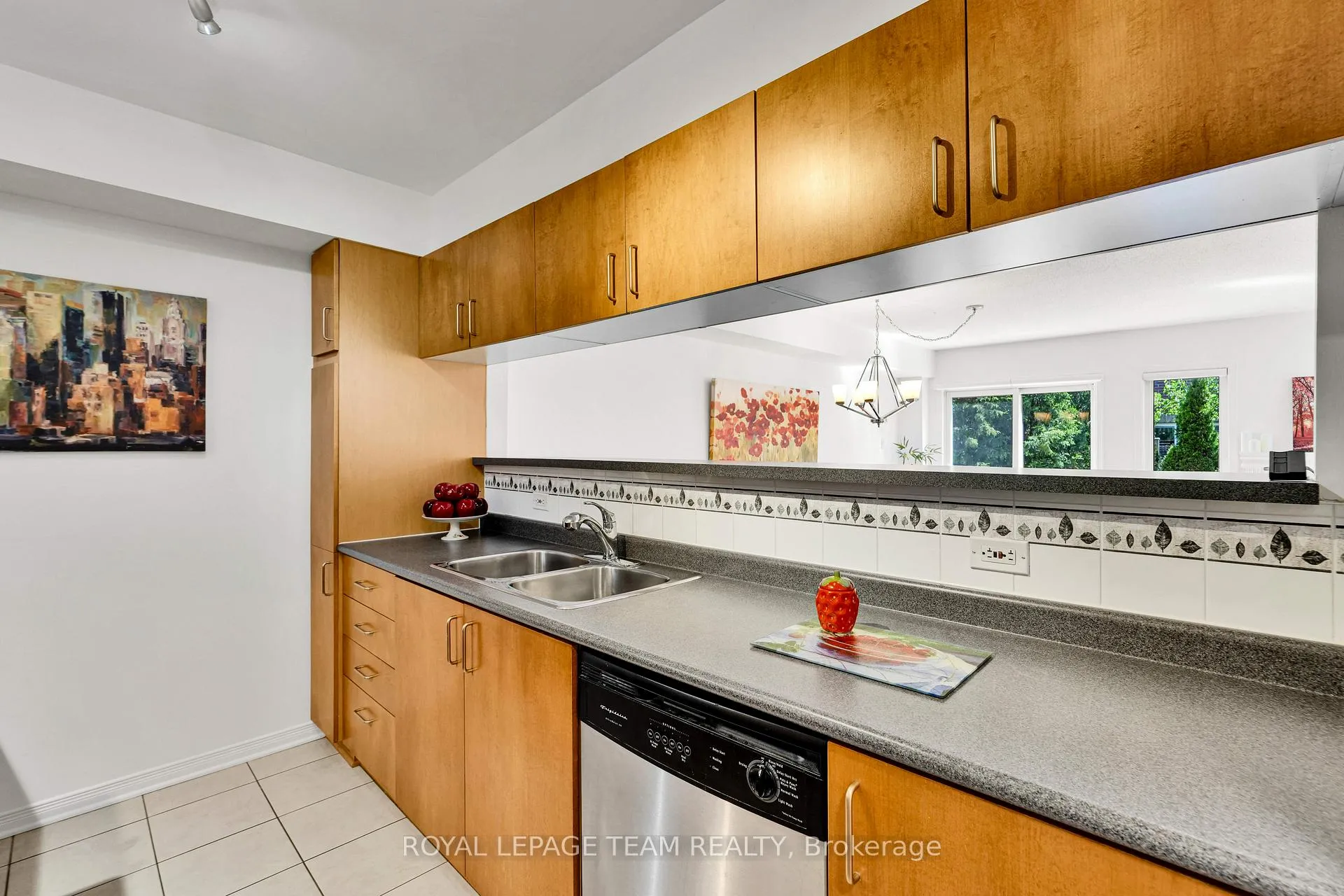 Photo 8 of 143 Tall Oak Private, Ottawa, Riverview Park — HOMEH