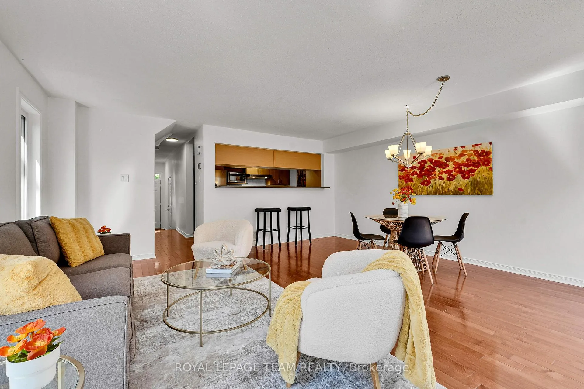 Photo 11 of 143 Tall Oak Private, Ottawa, Riverview Park — HOMEH
