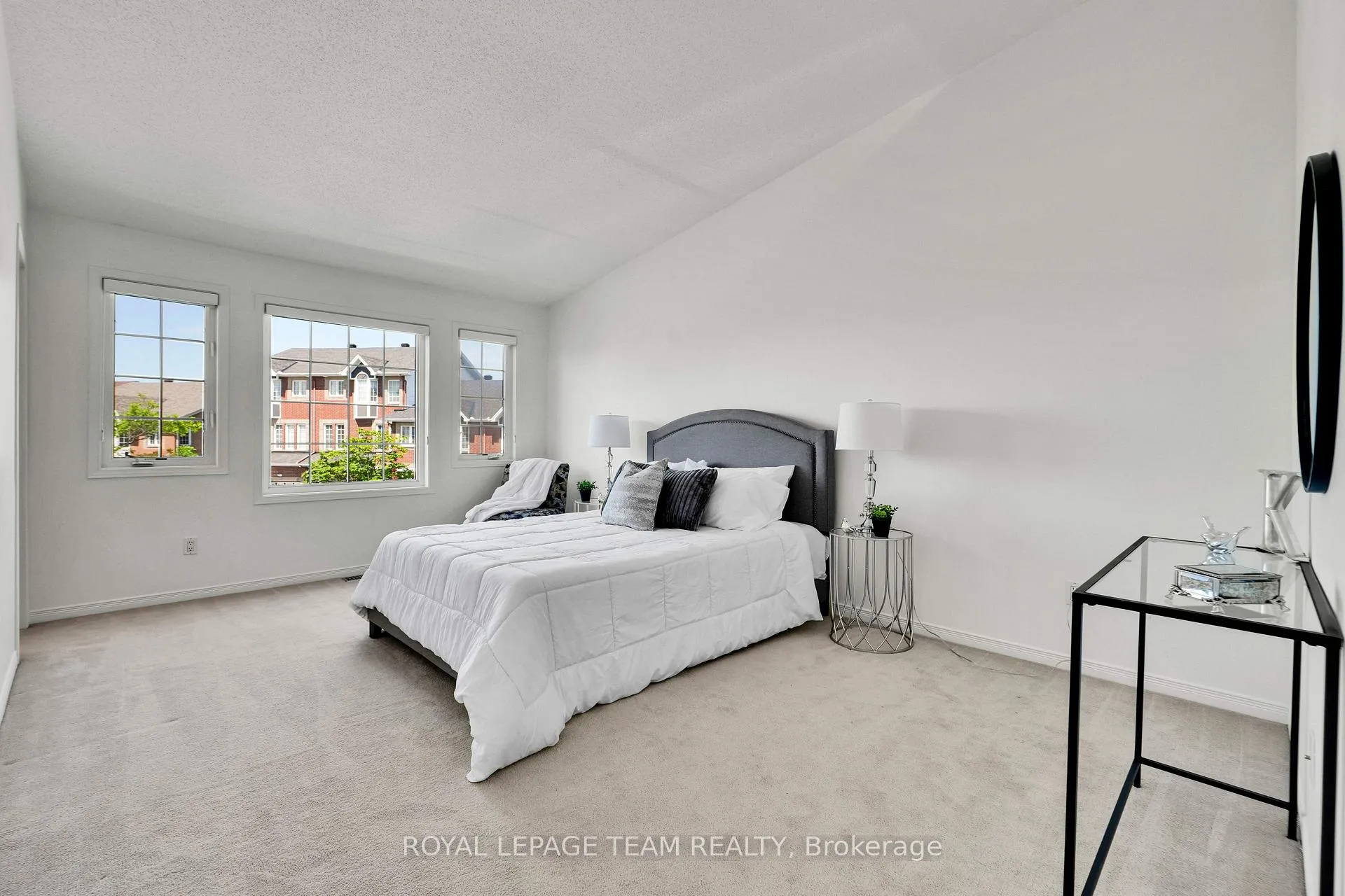 Photo 19 of 143 Tall Oak Private, Ottawa, Riverview Park — HOMEH
