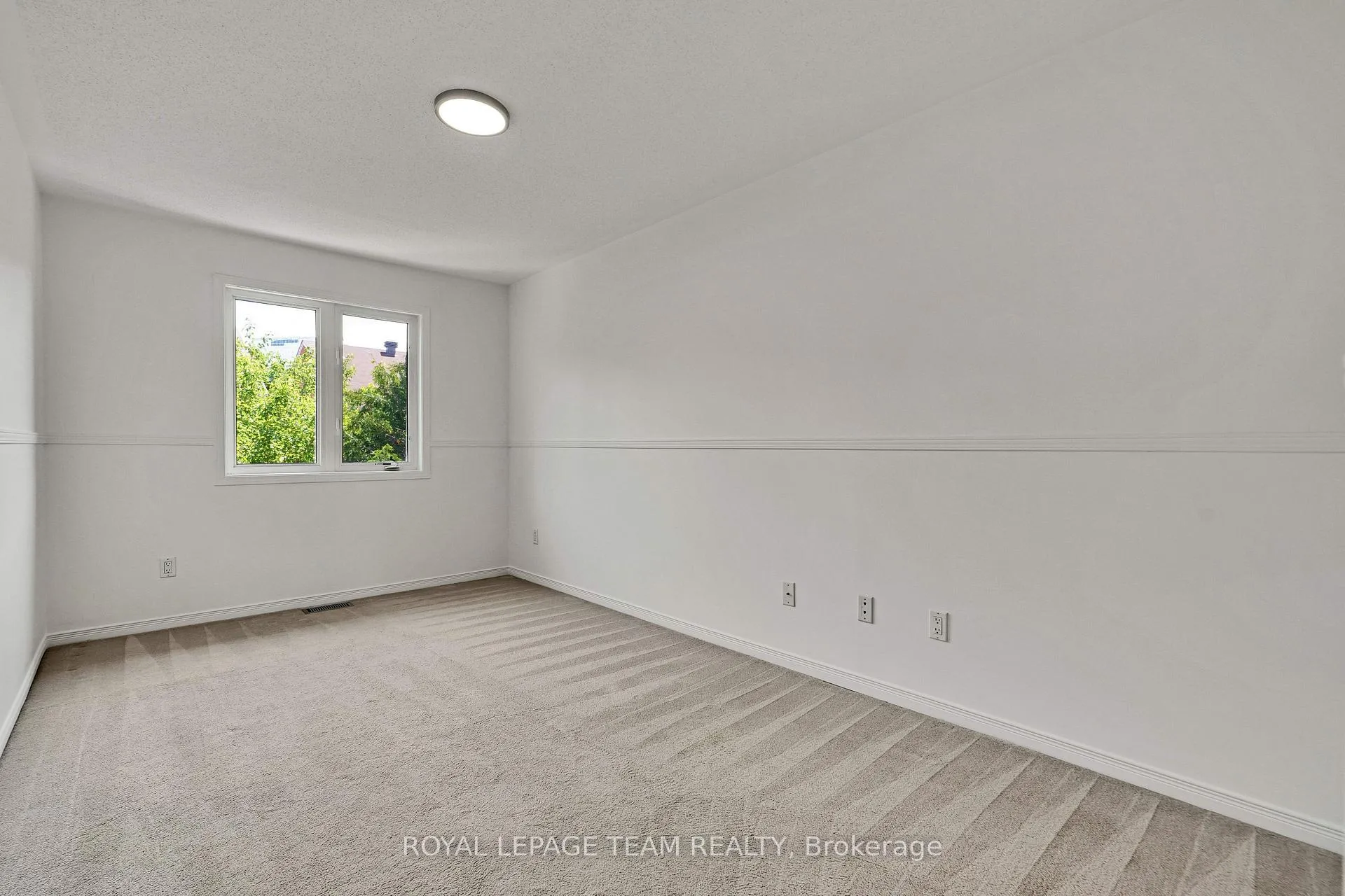 Photo 21 of 143 Tall Oak Private, Ottawa, Riverview Park — HOMEH