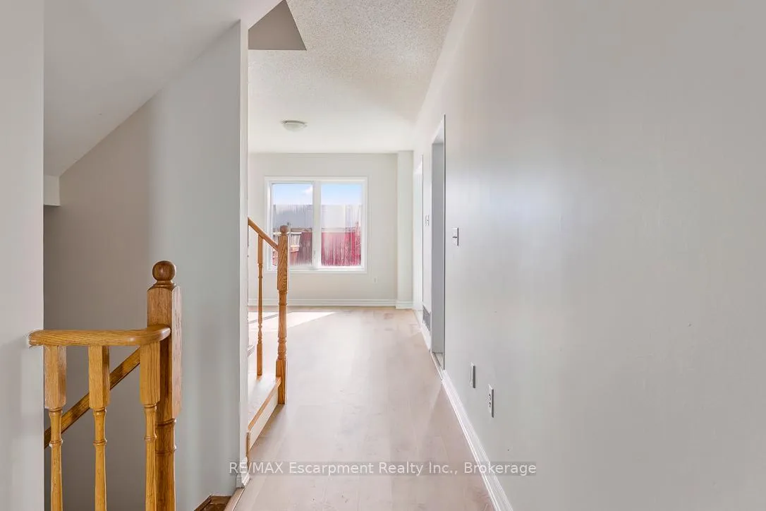 Photo 6 of 4832 Capri Crescent, Burlington, Alton — HOMEH