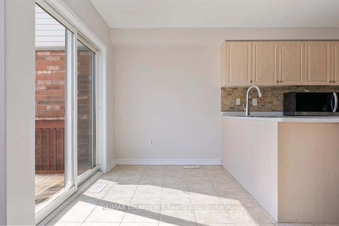 Photo 15 of 4832 Capri Crescent, Burlington, Alton — HOMEH