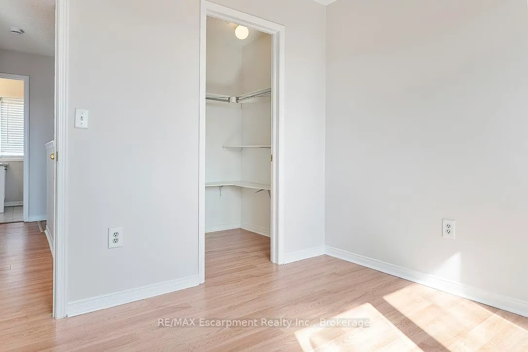 Photo 22 of 4832 Capri Crescent, Burlington, Alton — HOMEH