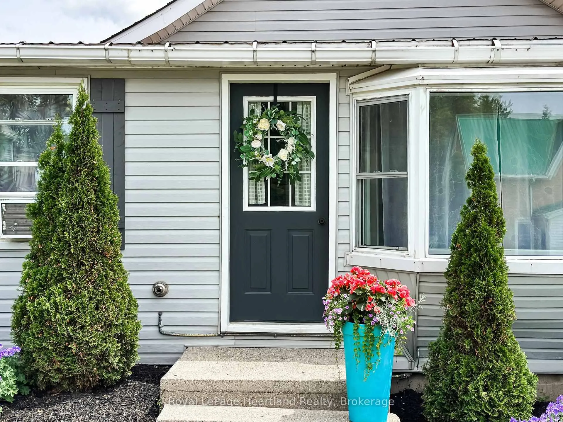 Photo 3 of 576 Queen Street, North Huron, Blyth — HOMEH