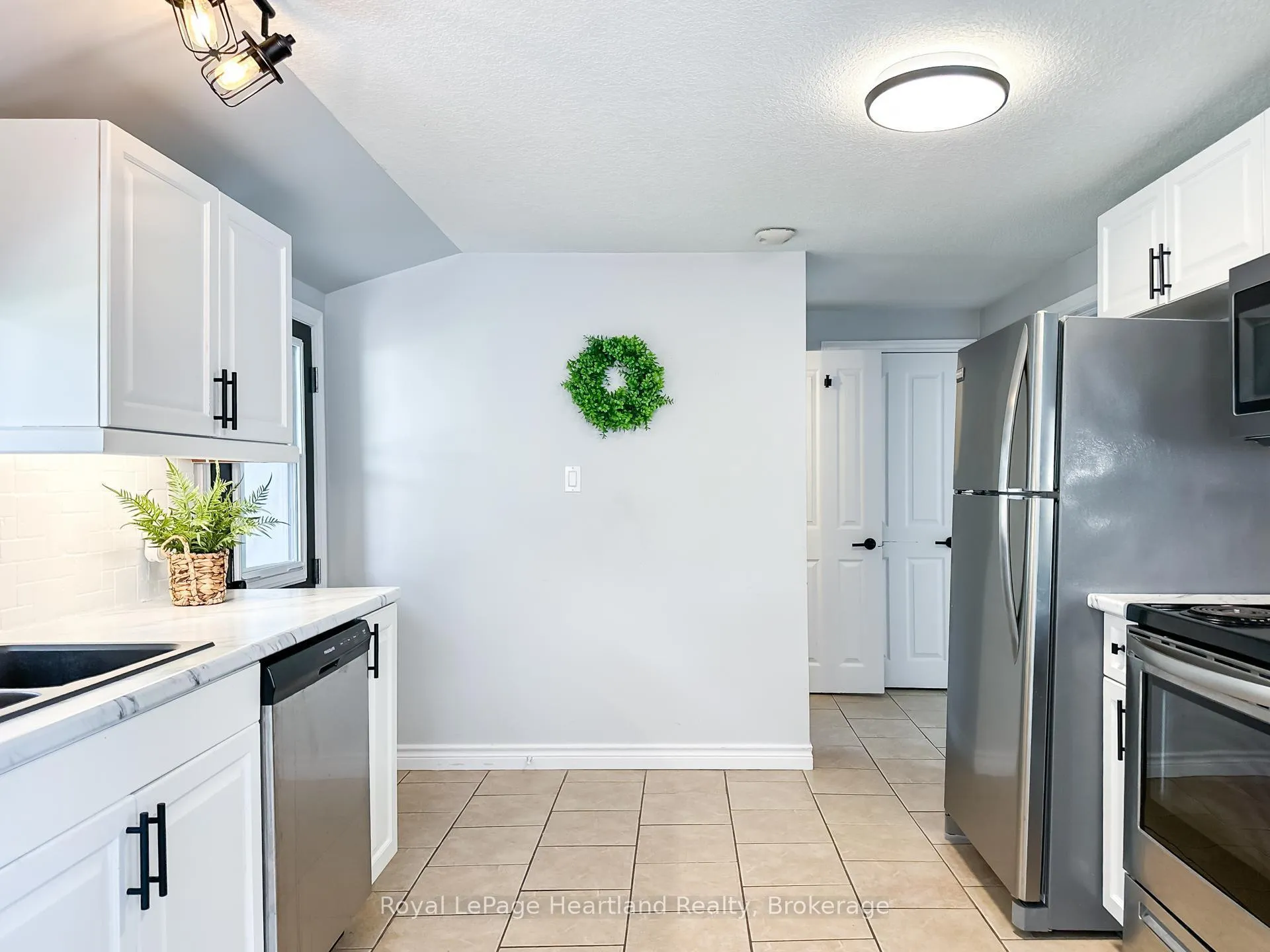 Photo 16 of 576 Queen Street, North Huron, Blyth — HOMEH