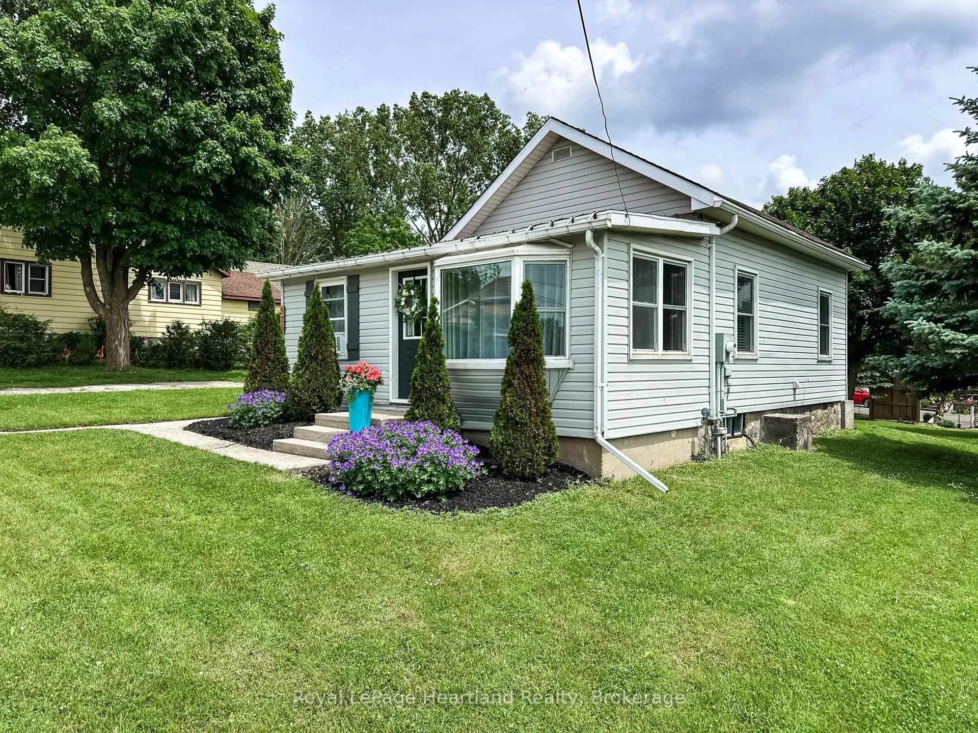 Photo 42 of 576 Queen Street, North Huron, Blyth — HOMEH