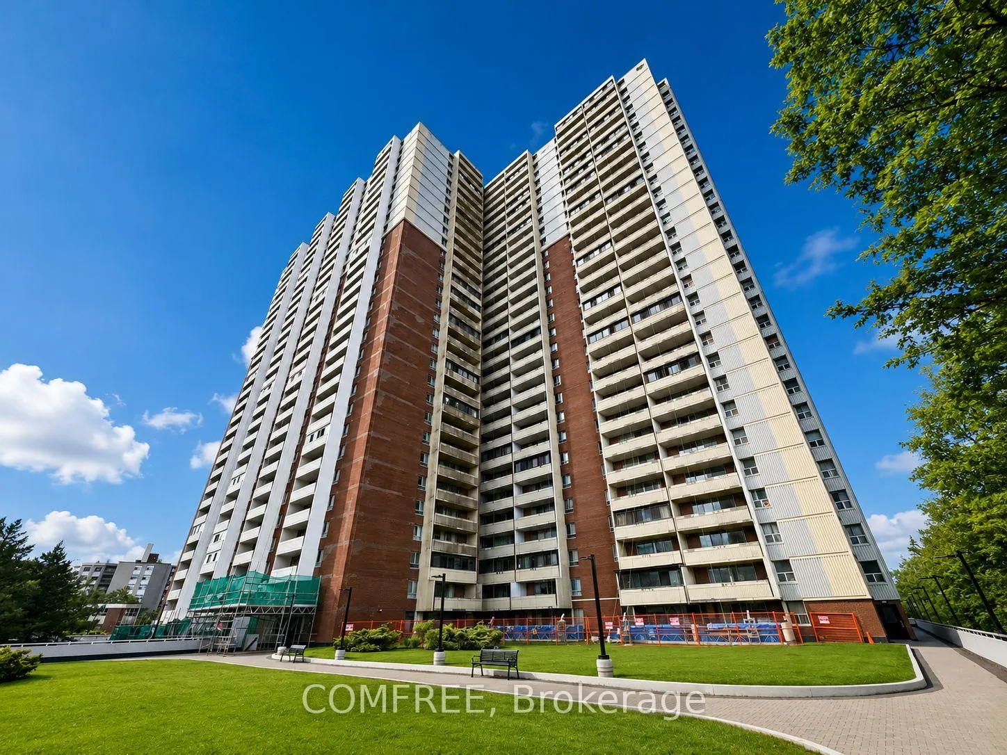 Photo 2 of Unit 412, 1 Massey Square, Toronto, Crescent Town — HOMEH