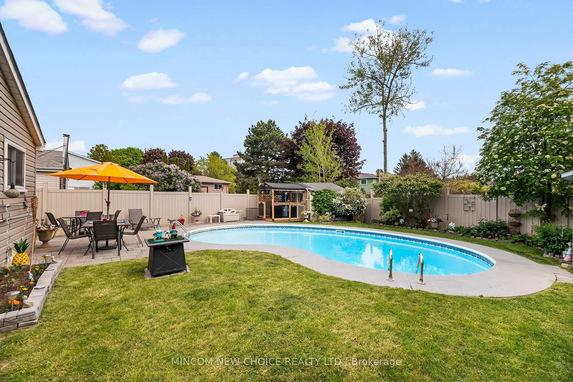 Photo 3 of 5 Bolland Crescent, Ajax, South West — HOMEH