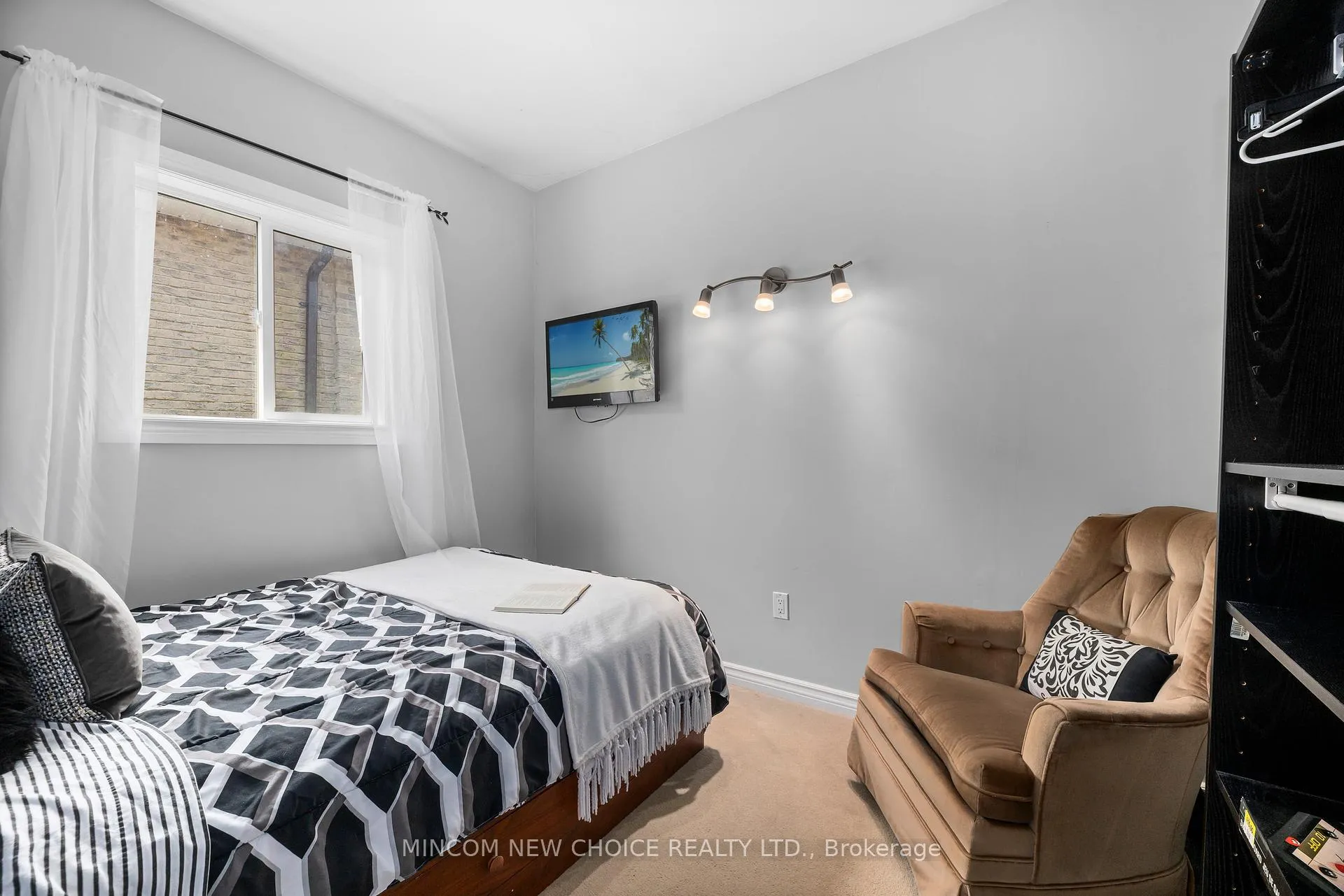 Photo 20 of 5 Bolland Crescent, Ajax, South West — HOMEH
