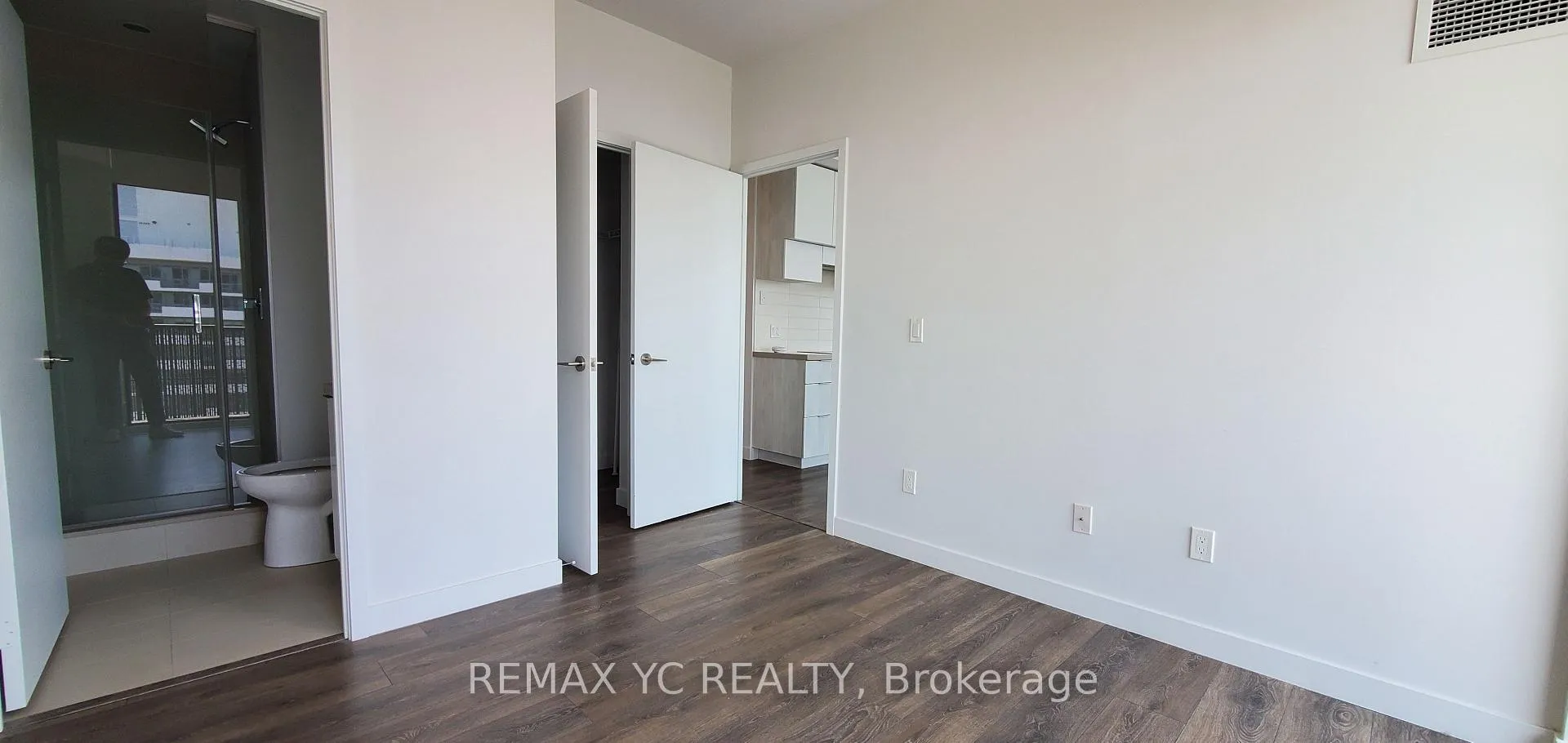 Photo 5 of Unit 5311, 8 Eglinton Avenue E, Toronto, Mount Pleasant West — HOMEH