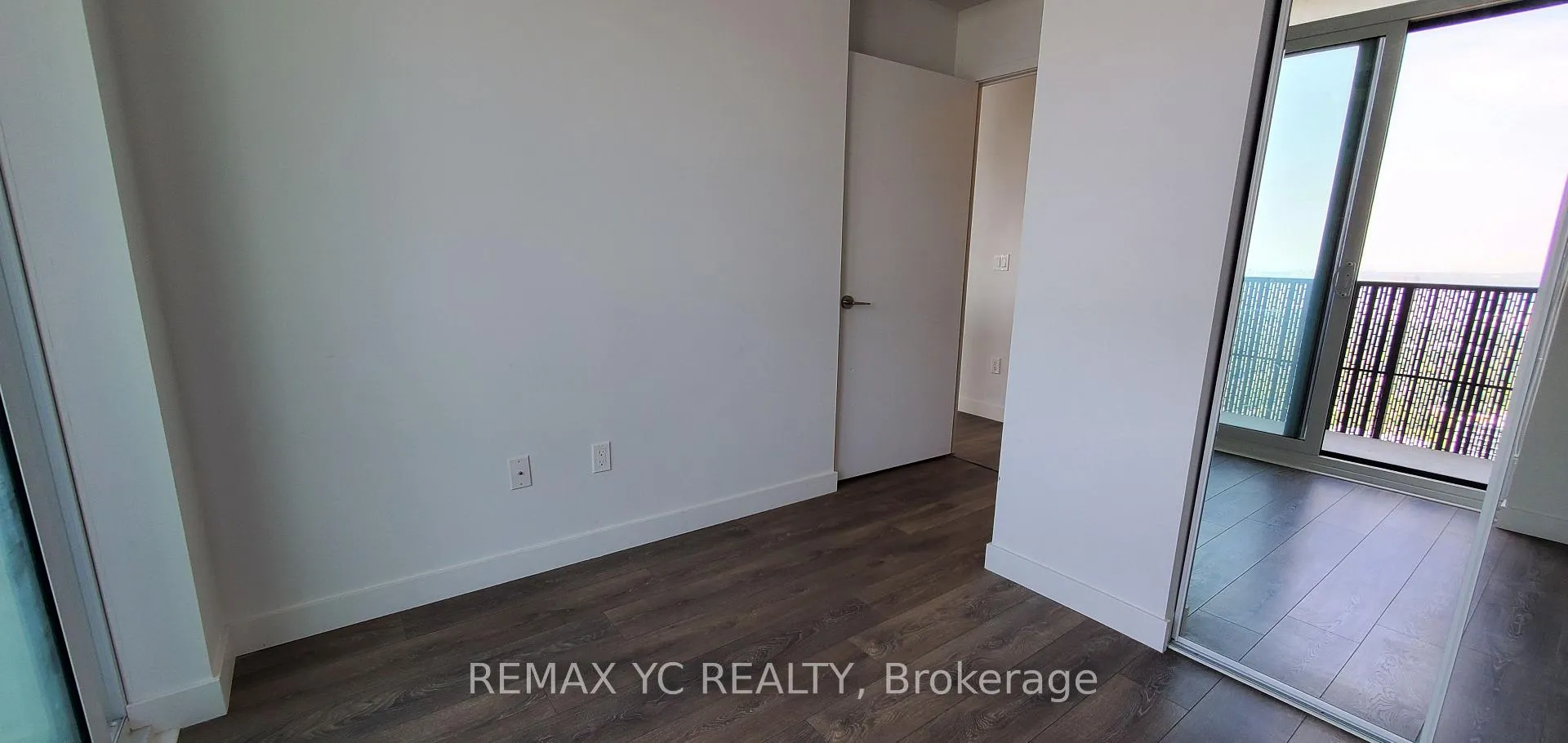 Photo 9 of Unit 5311, 8 Eglinton Avenue E, Toronto, Mount Pleasant West — HOMEH