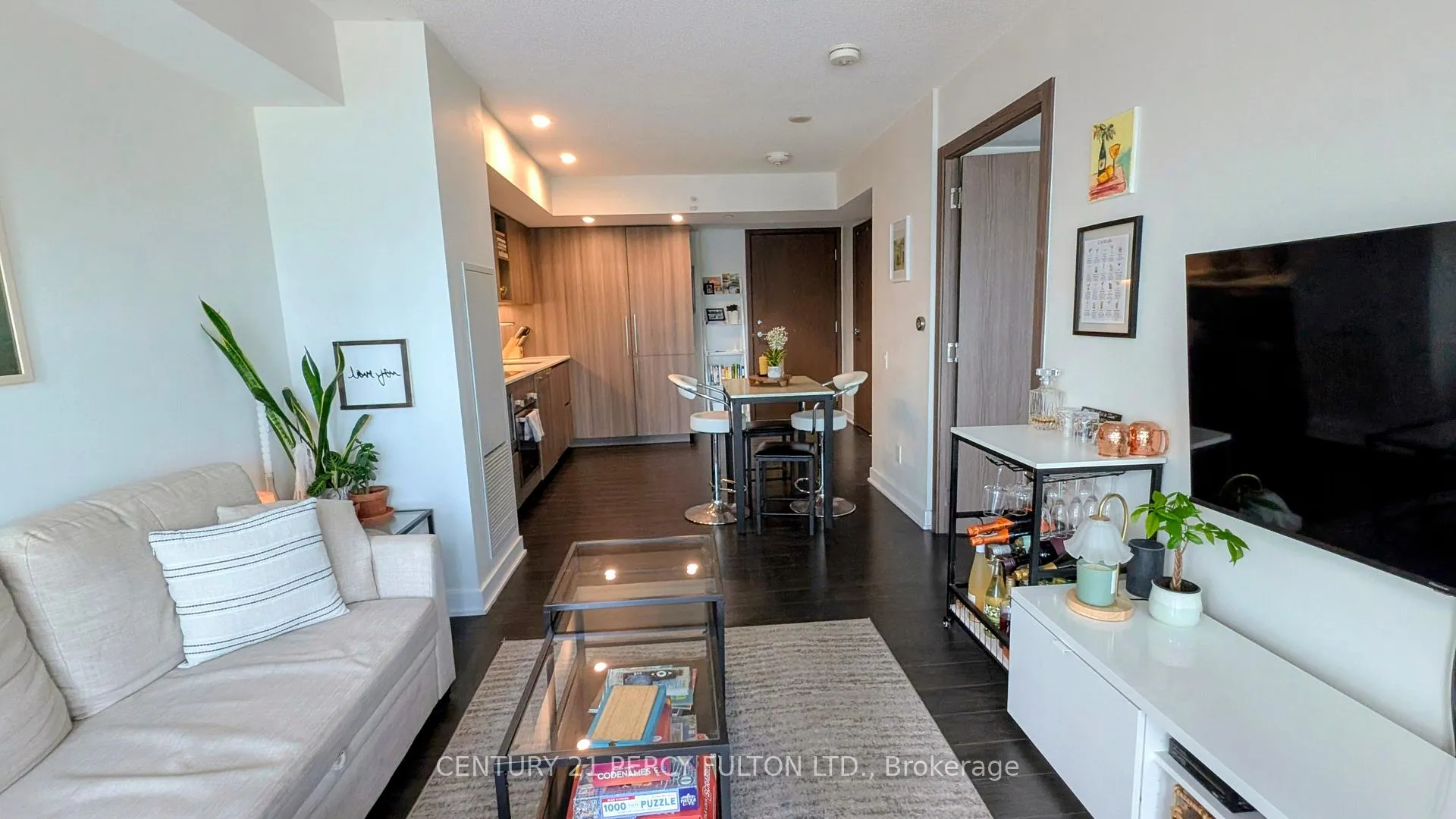 Photo 2 of Unit 808, 17 Bathurst Street, Toronto, Waterfront Communities — HOMEH