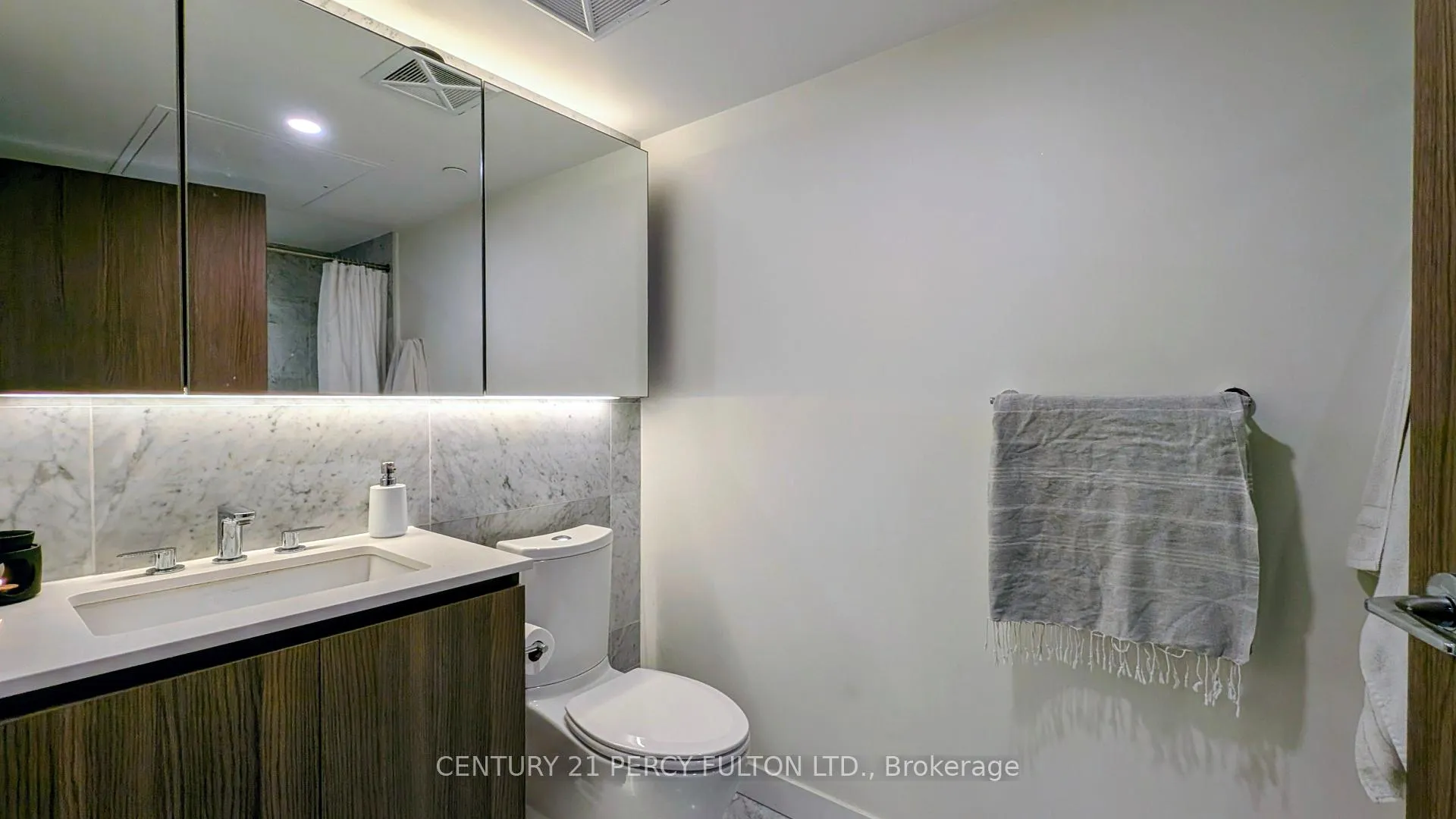 Photo 7 of Unit 808, 17 Bathurst Street, Toronto, Waterfront Communities — HOMEH