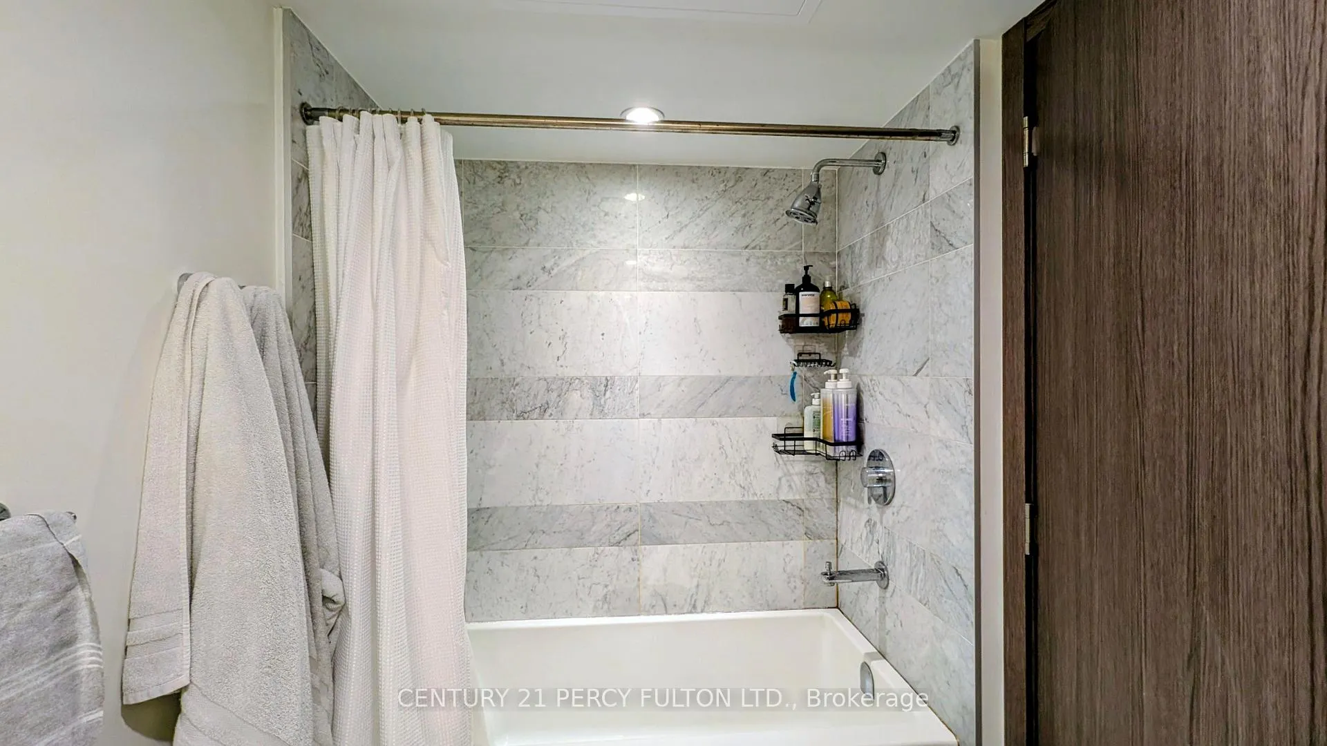 Photo 8 of Unit 808, 17 Bathurst Street, Toronto, Waterfront Communities — HOMEH