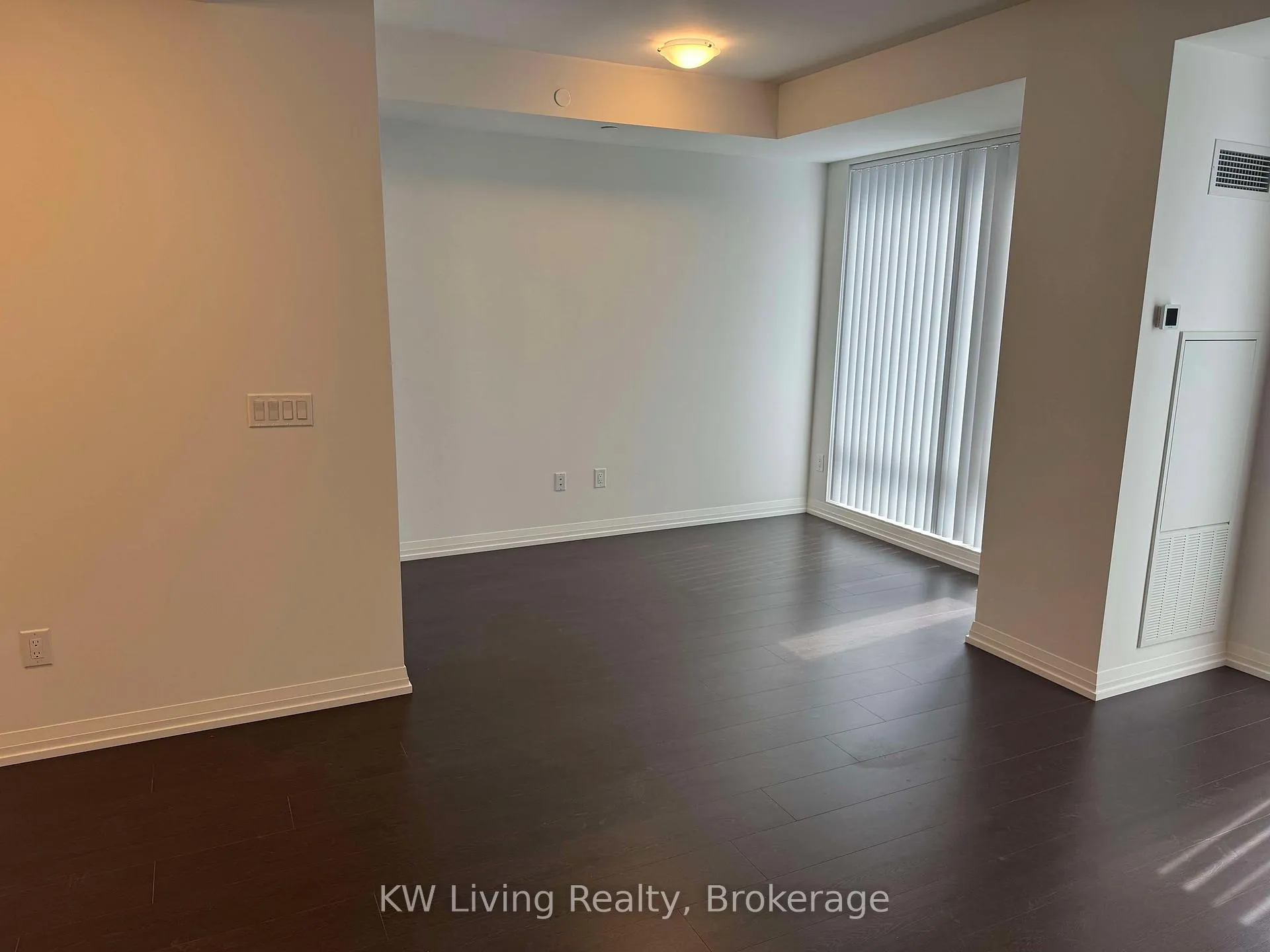 Photo 3 of Unit 613, 8 Widmer Street, Toronto, Waterfront Communities — HOMEH