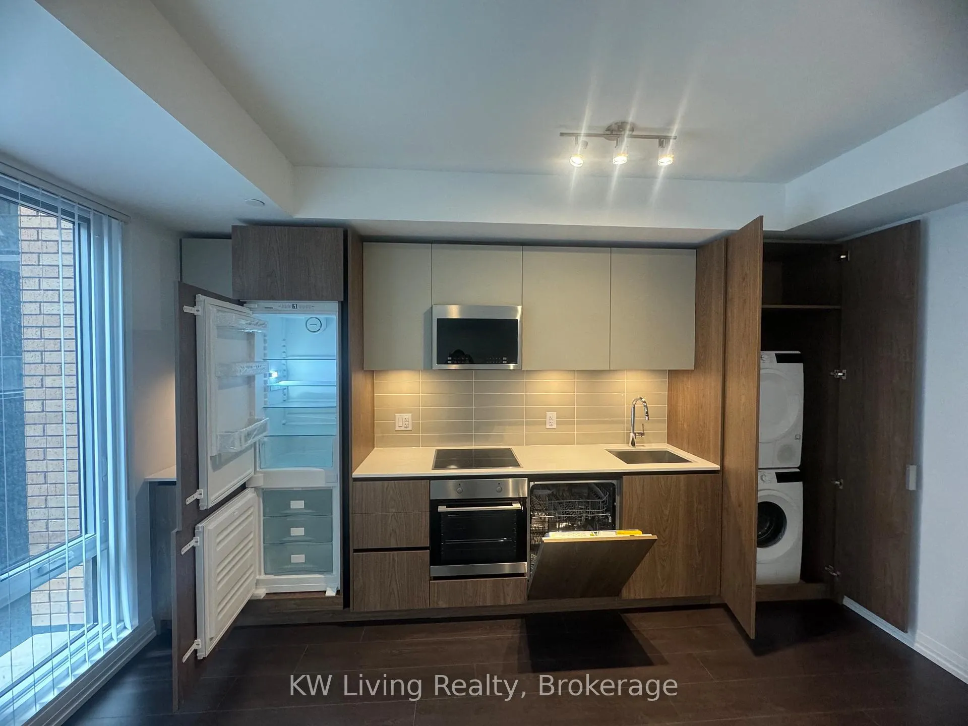 Photo 6 of Unit 613, 8 Widmer Street, Toronto, Waterfront Communities — HOMEH