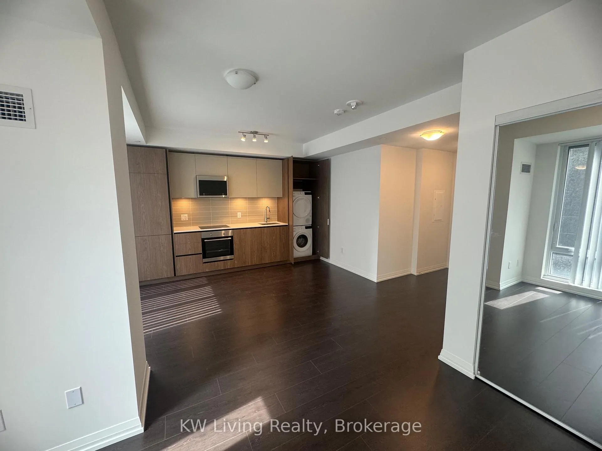 Photo 12 of Unit 613, 8 Widmer Street, Toronto, Waterfront Communities — HOMEH