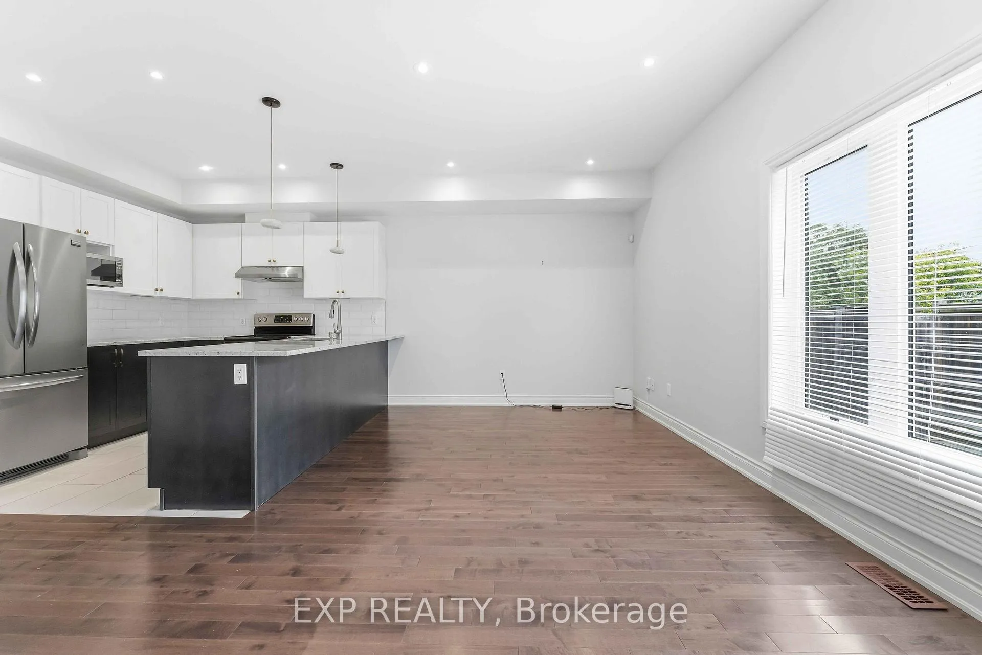Photo 6 of 979 Admiral Avenue, Ottawa, Carlington — HOMEH
