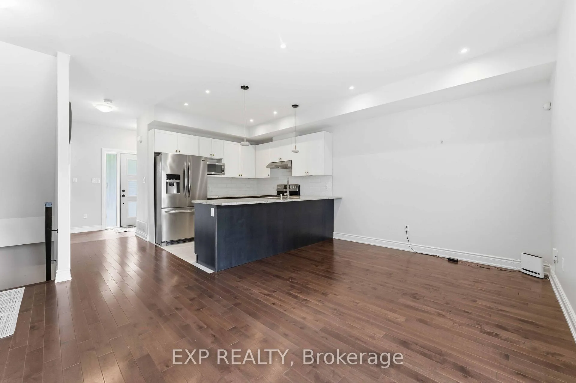 Photo 7 of 979 Admiral Avenue, Ottawa, Carlington — HOMEH